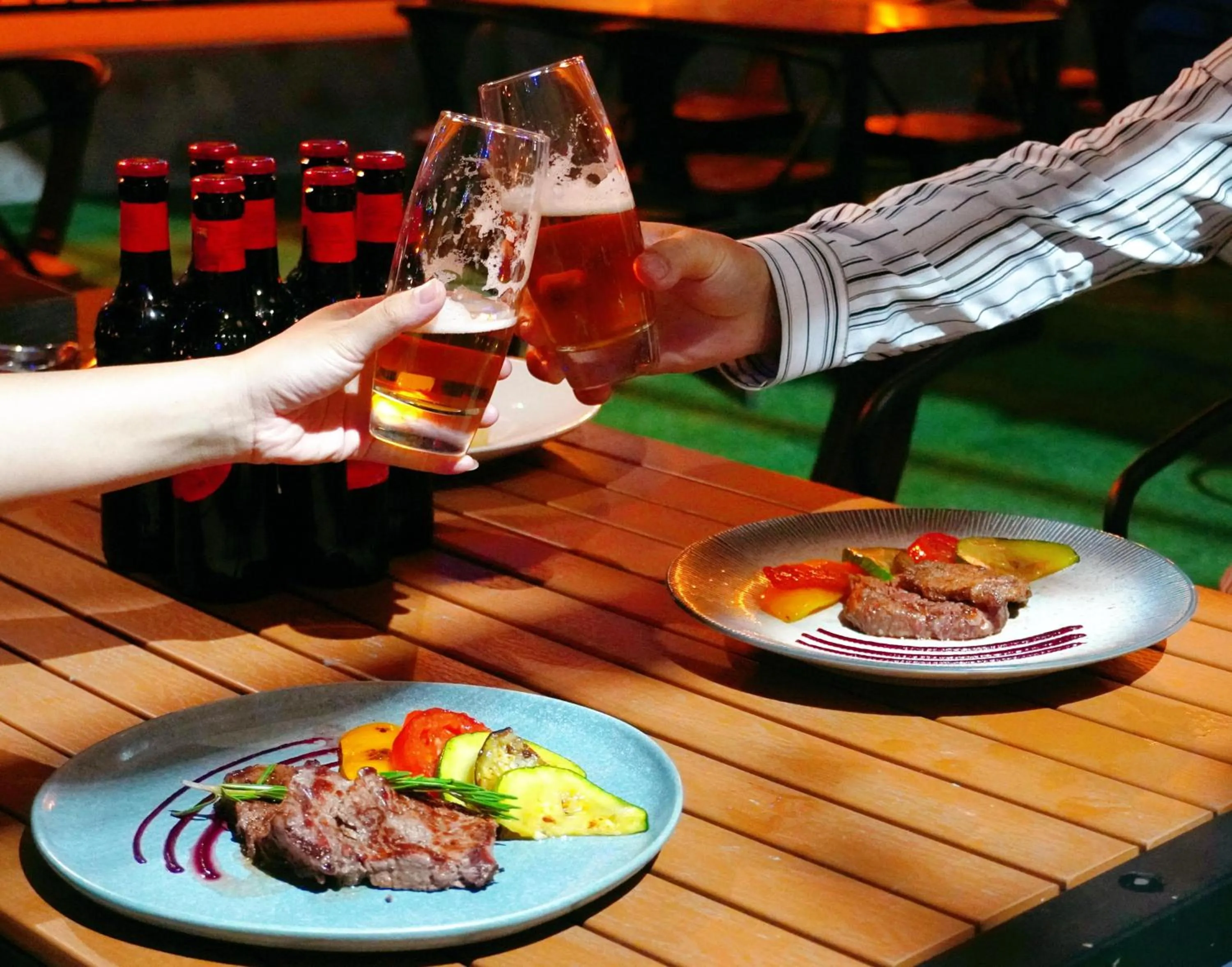 Restaurant/places to eat in Escale International Hotel