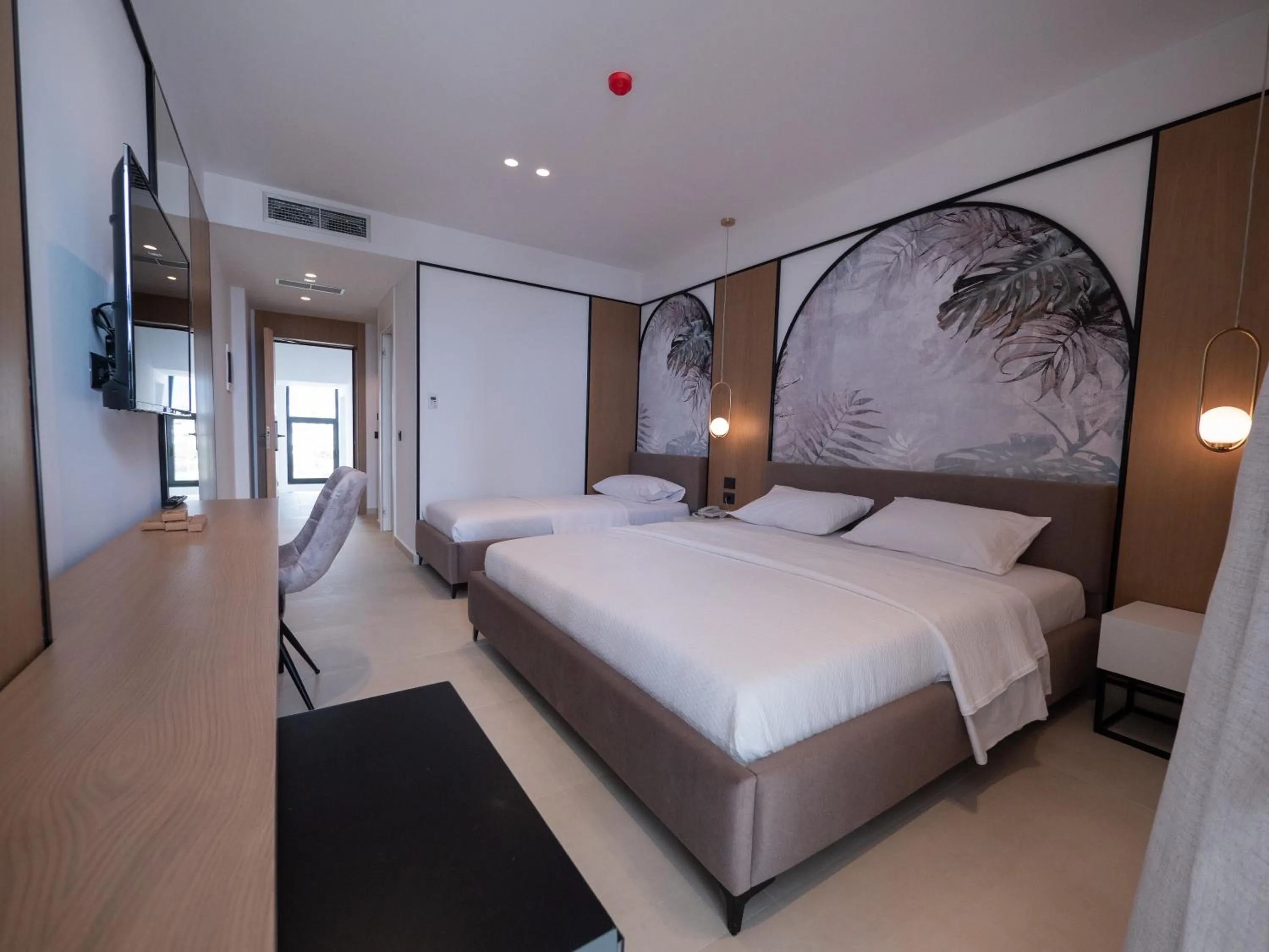 Photo of the whole room, Bed in Colosseum Hotel