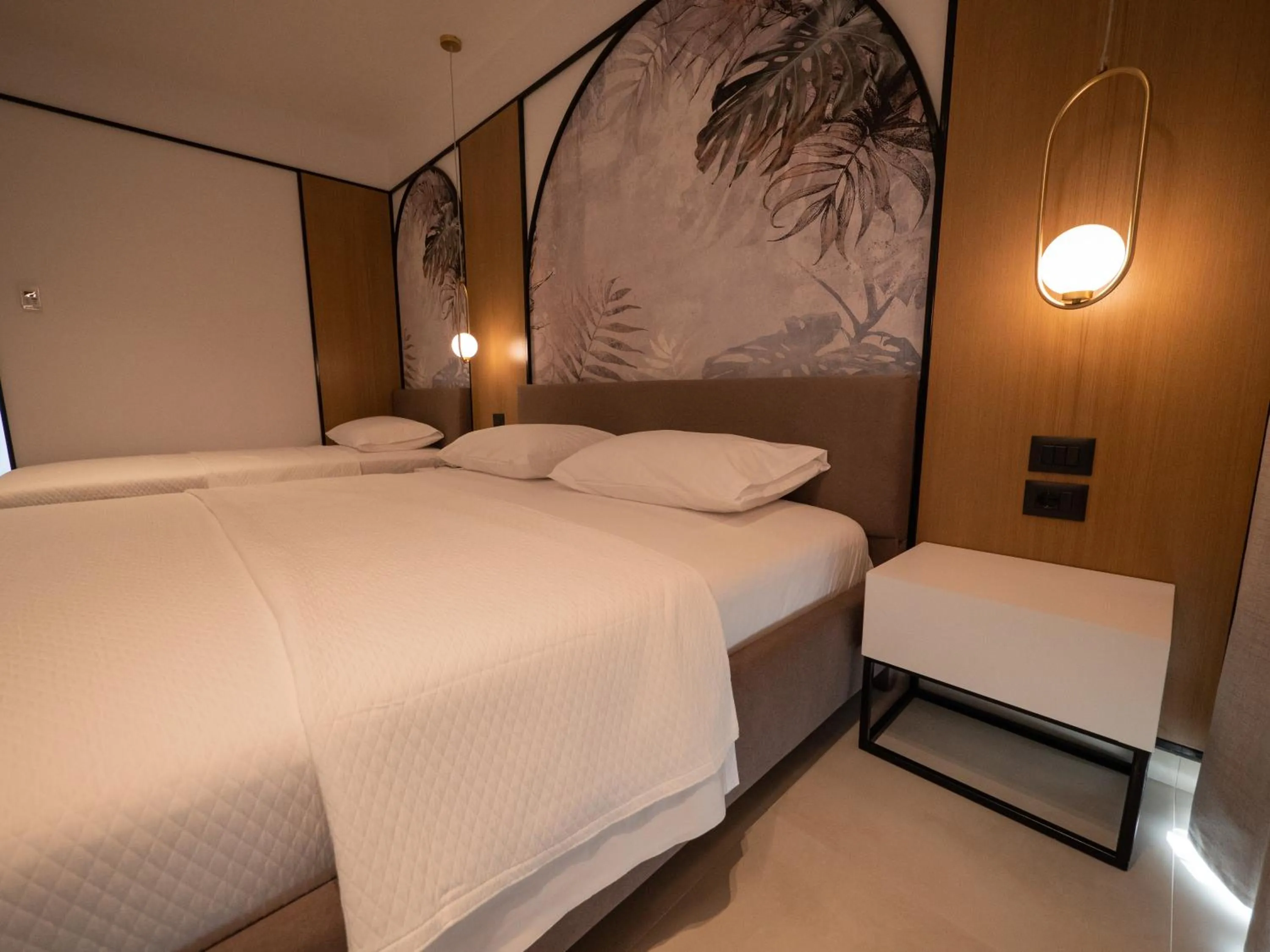 Photo of the whole room, Bed in Colosseum Hotel