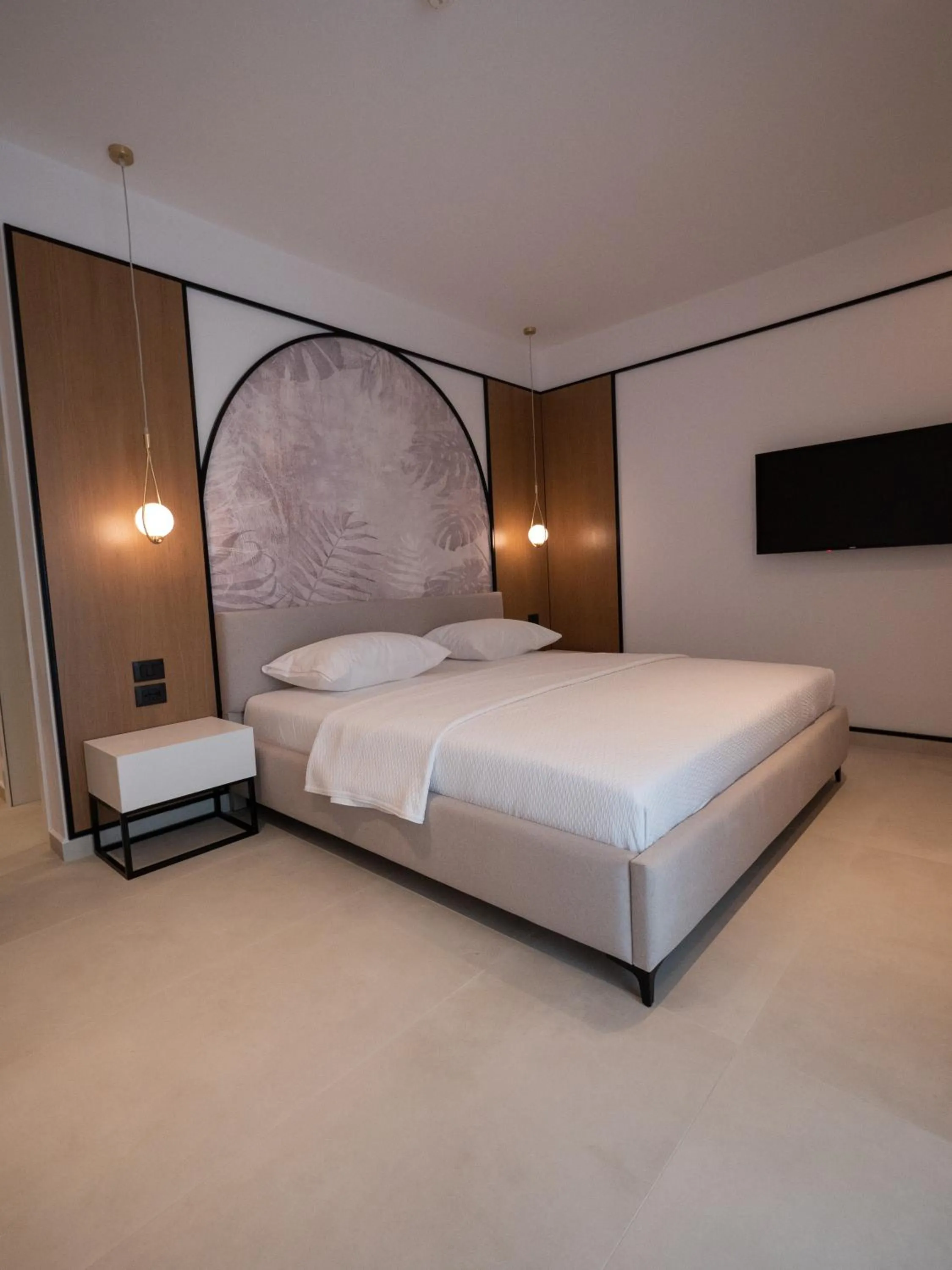 TV and multimedia, Bed in Colosseum Hotel