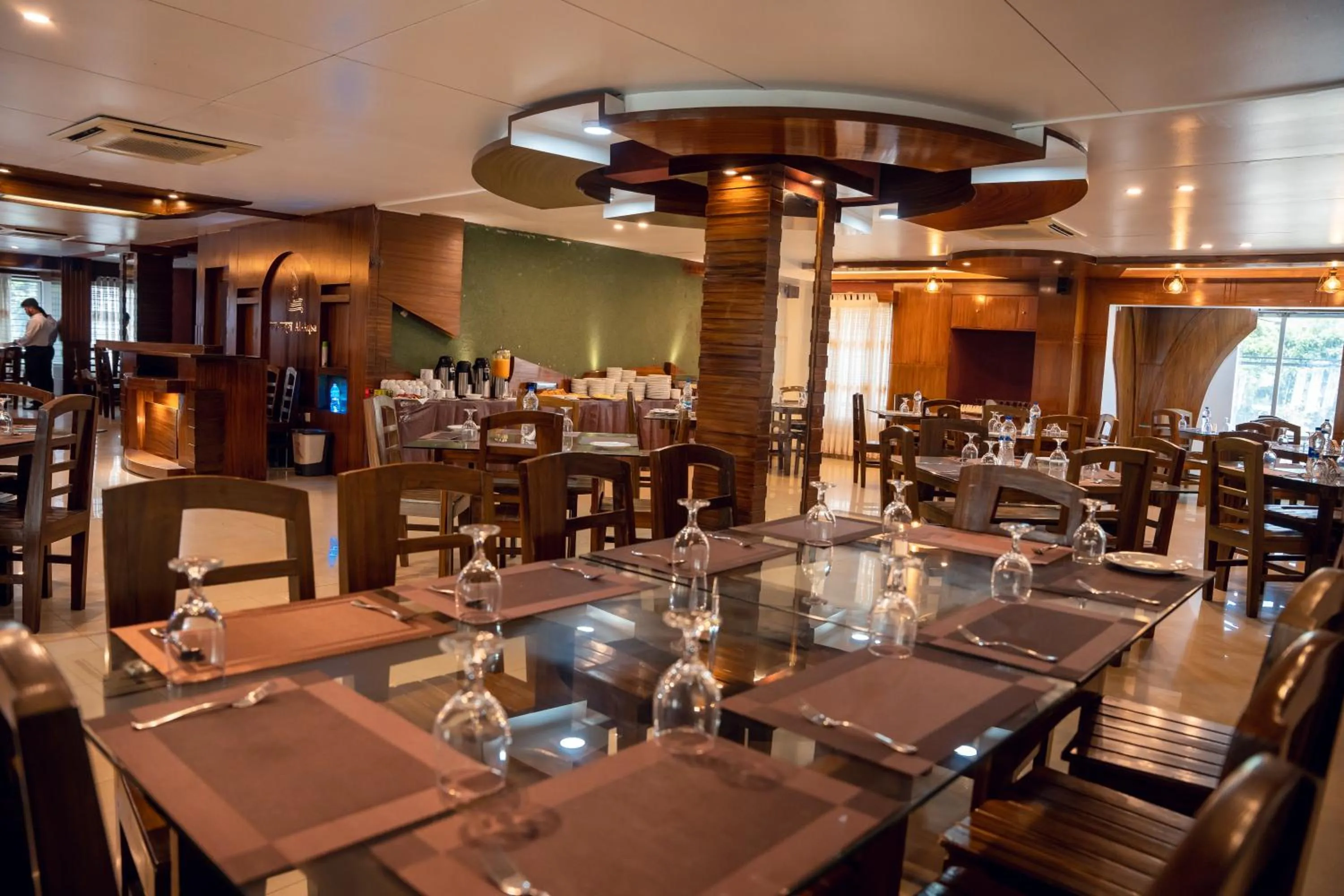 Restaurant/places to eat in Hotel The Al Aqsa