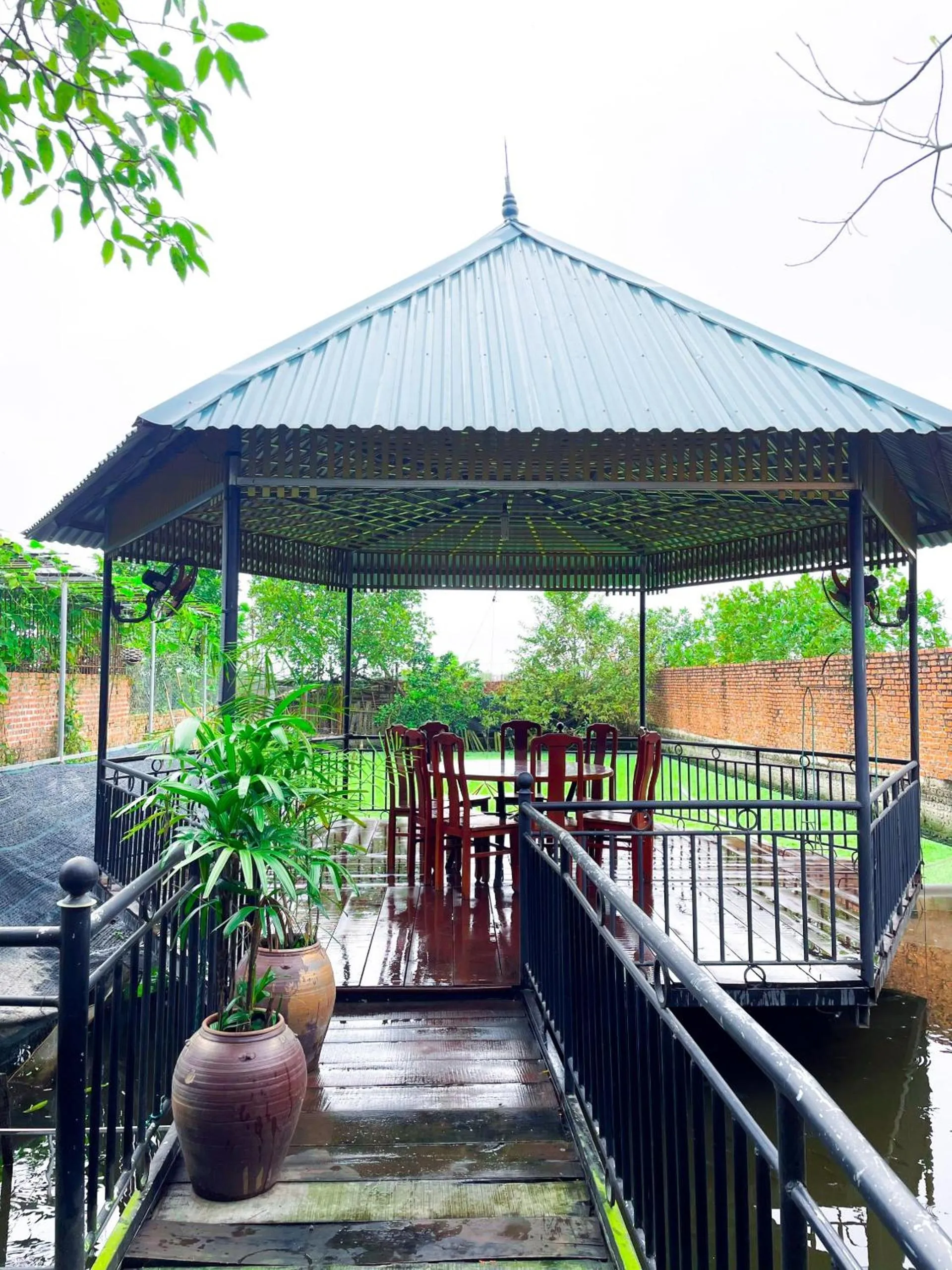 BBQ facilities in Vani's Home