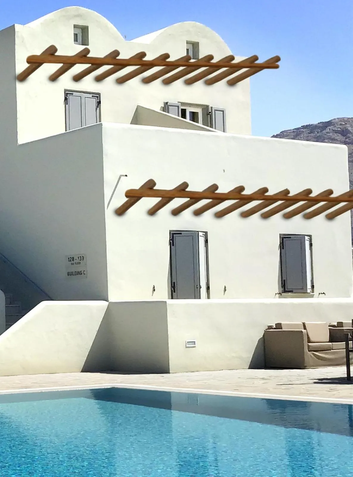 Property building in Thera Mare