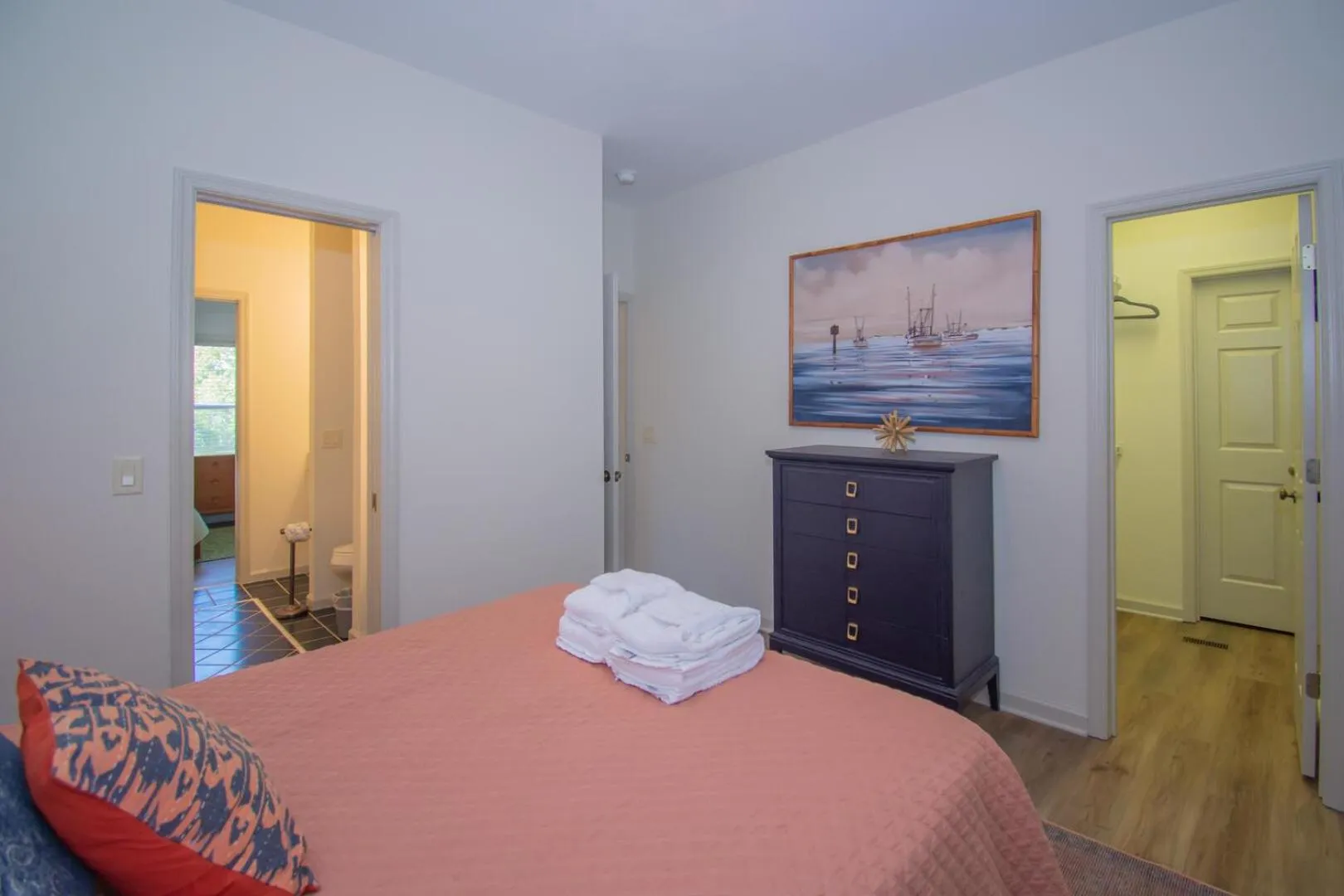 Bed in Magnificent ocean views from upper floor of this 3BR home