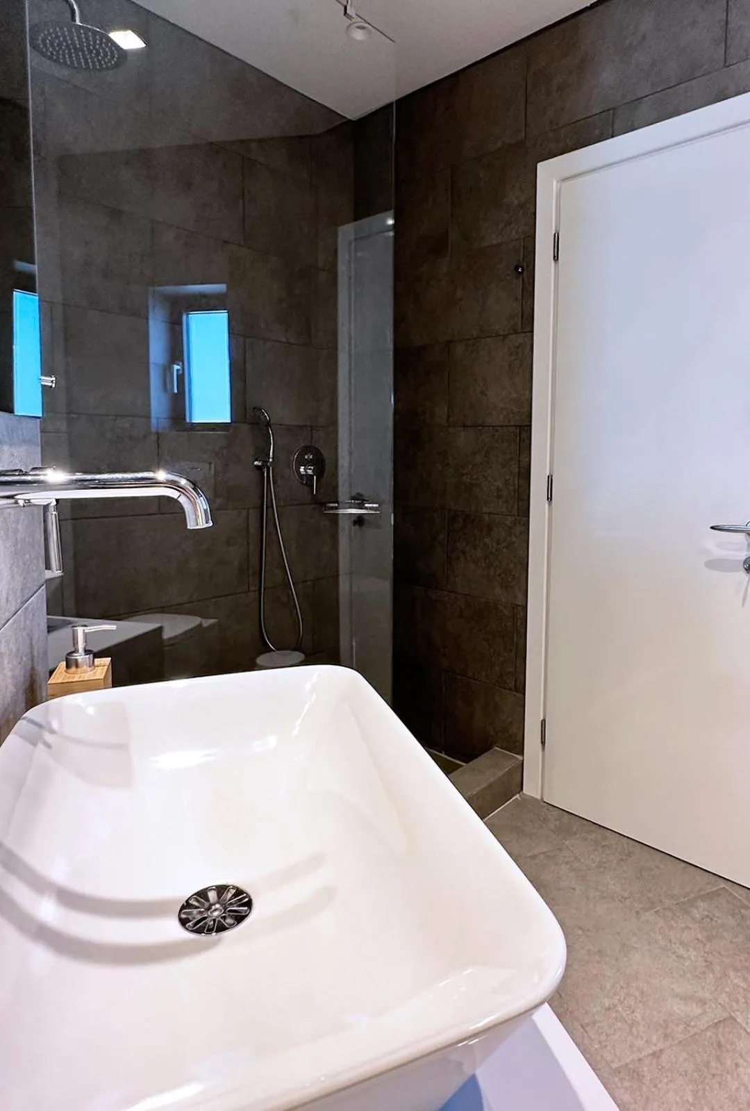 Shower in Park Hotel