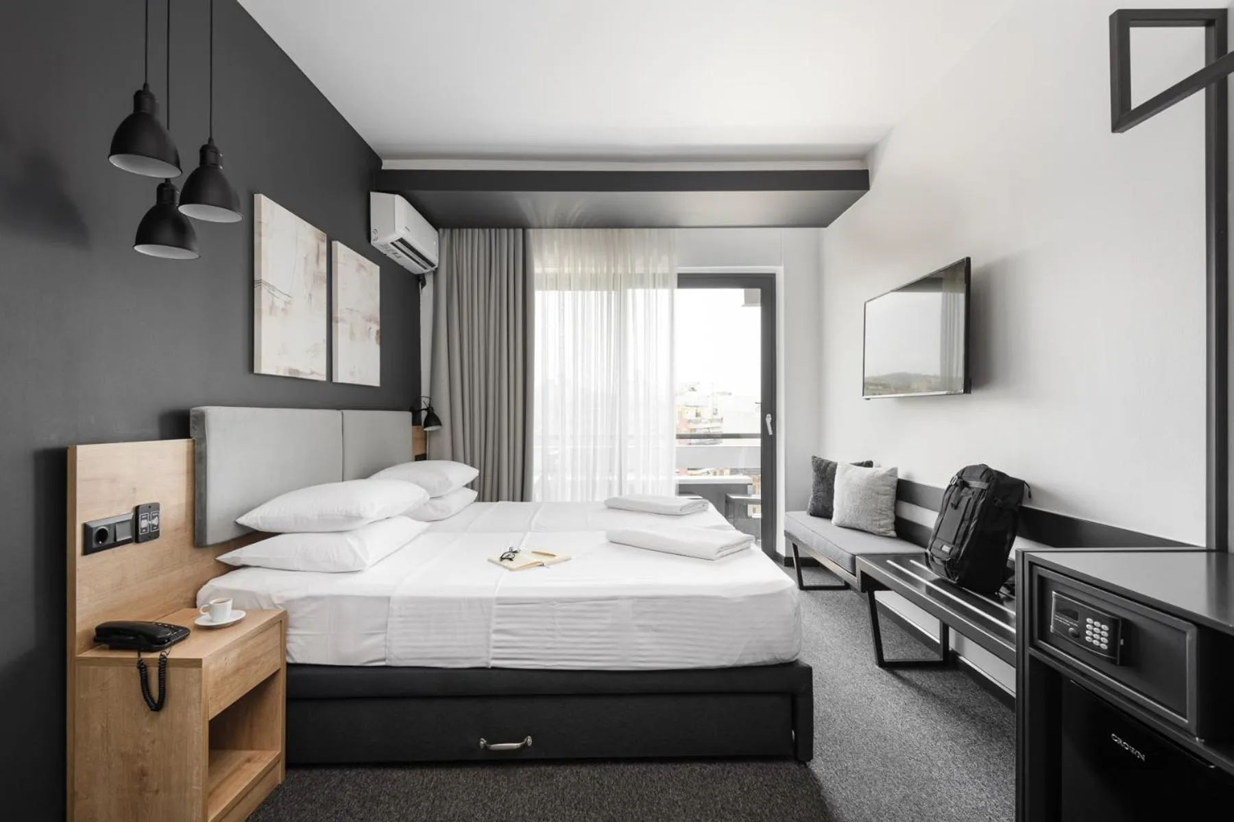 Photo of the whole room, Bed in Park Hotel