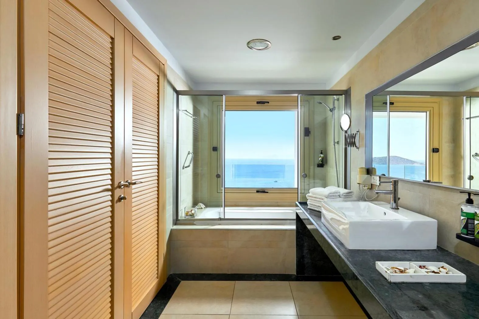 Bathroom in Elounda Ilion Hotel Bungalows