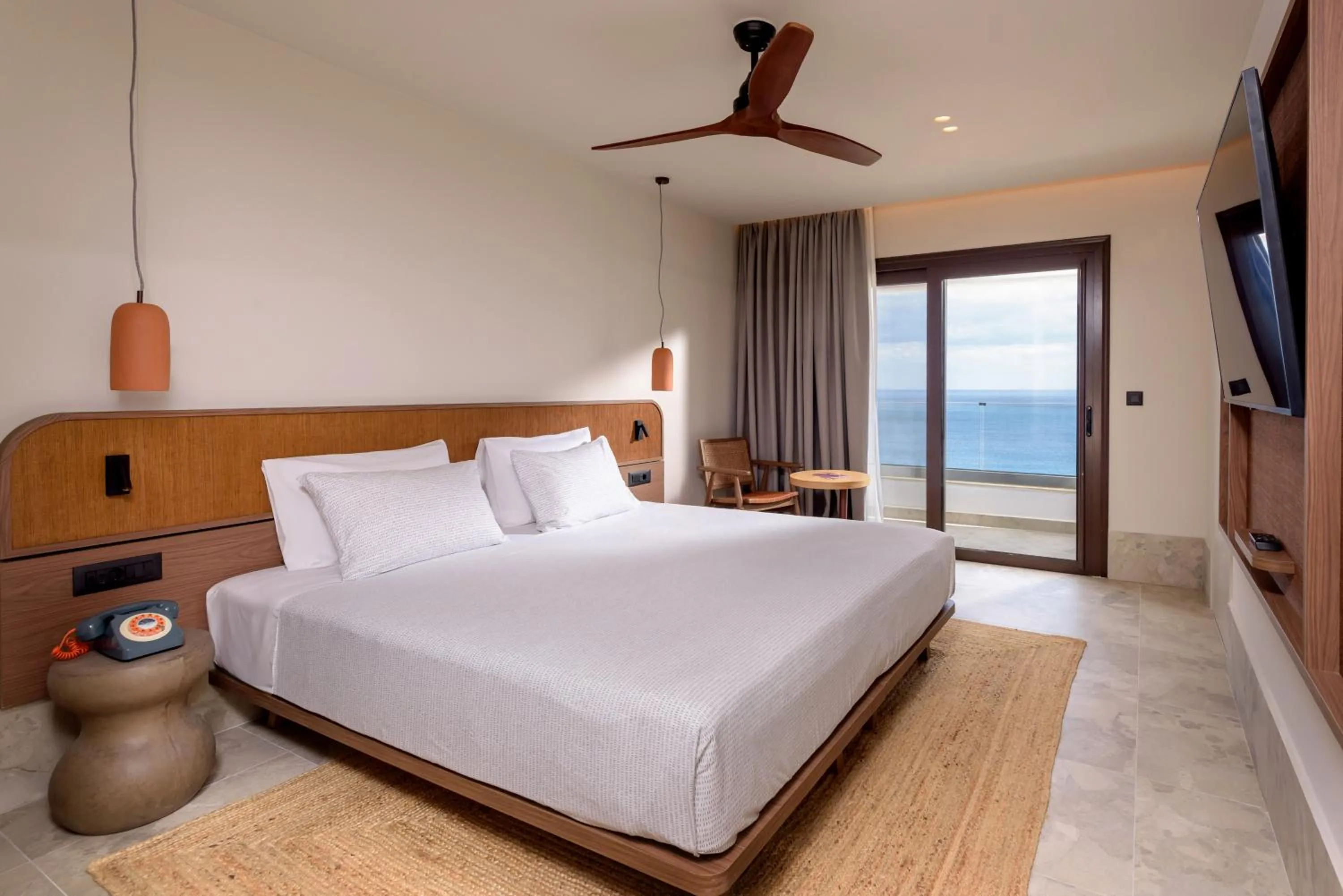 Bed in INNSiDE by Melia Elounda