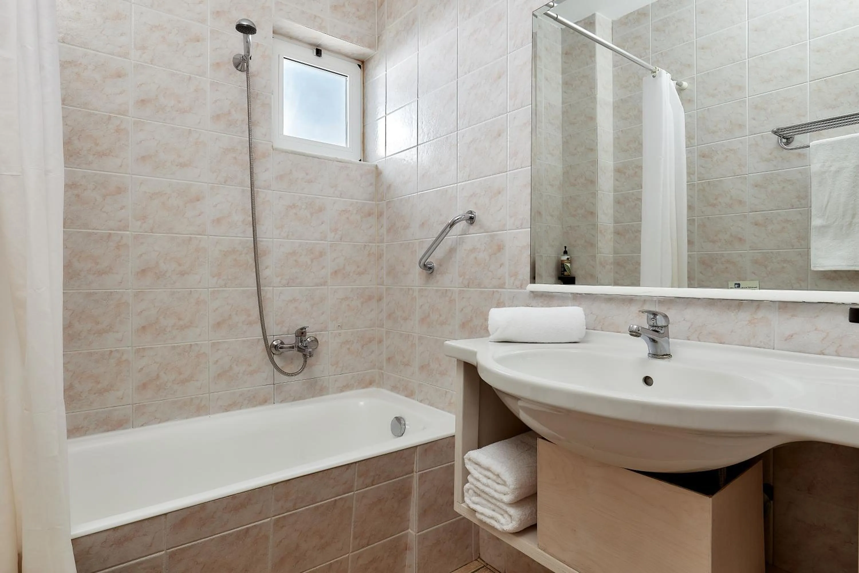 Bathroom in Elounda Ilion Hotel Bungalows