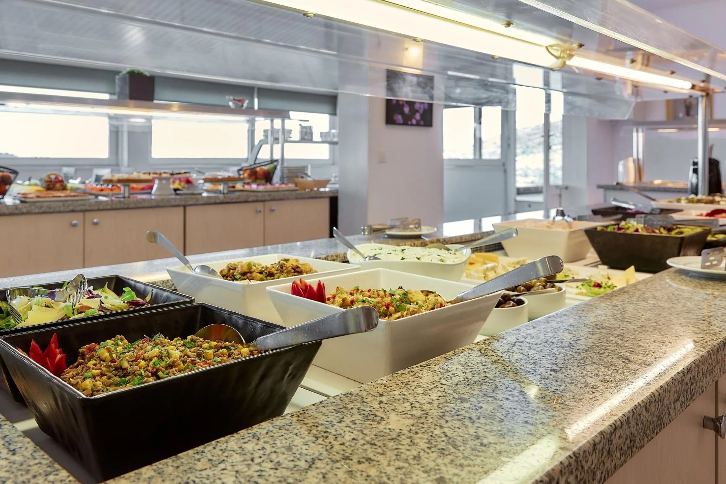 Food, Restaurant/Places to Eat in Elounda Ilion Hotel Bungalows