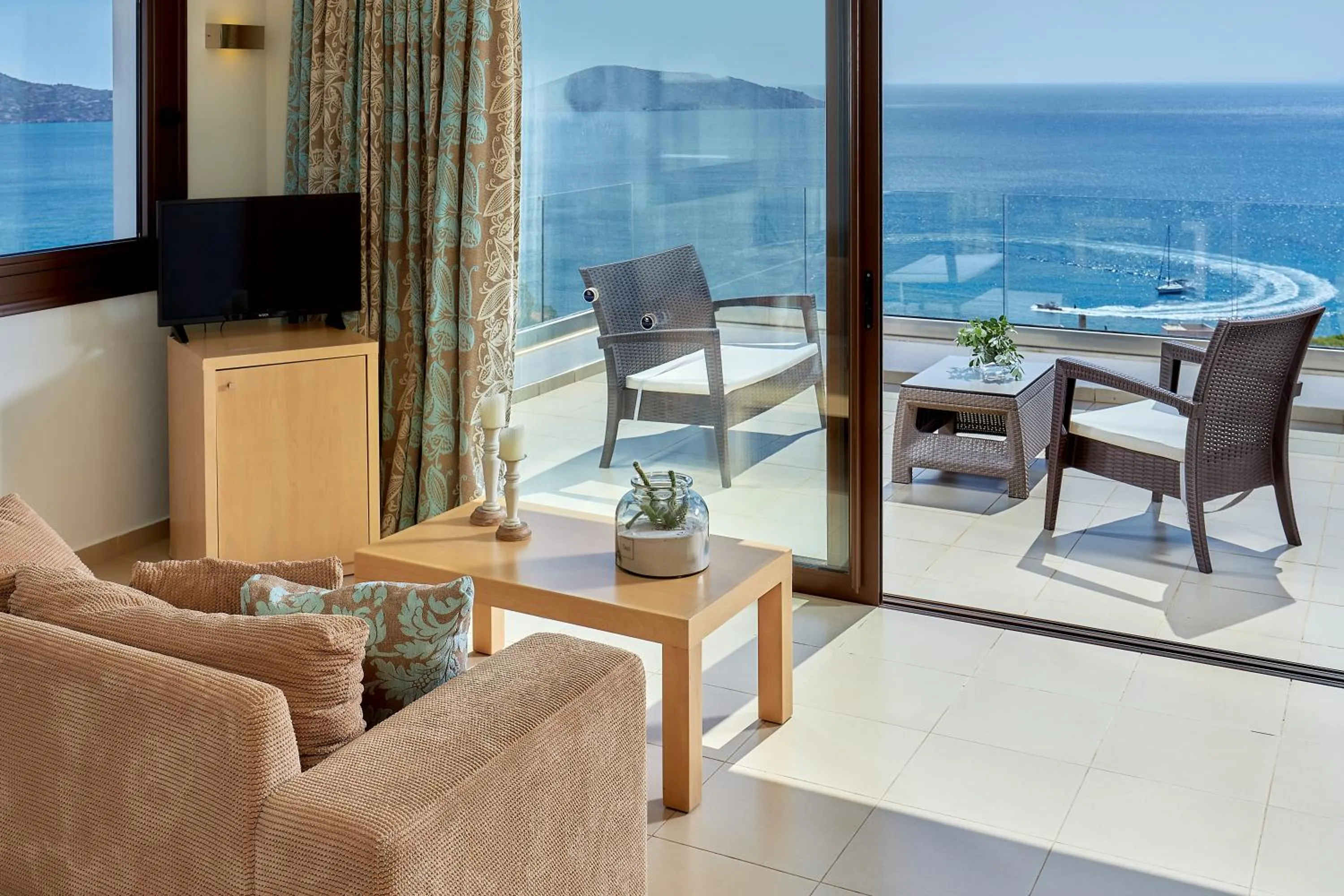 Balcony/Terrace, Seating Area in Elounda Ilion Hotel Bungalows