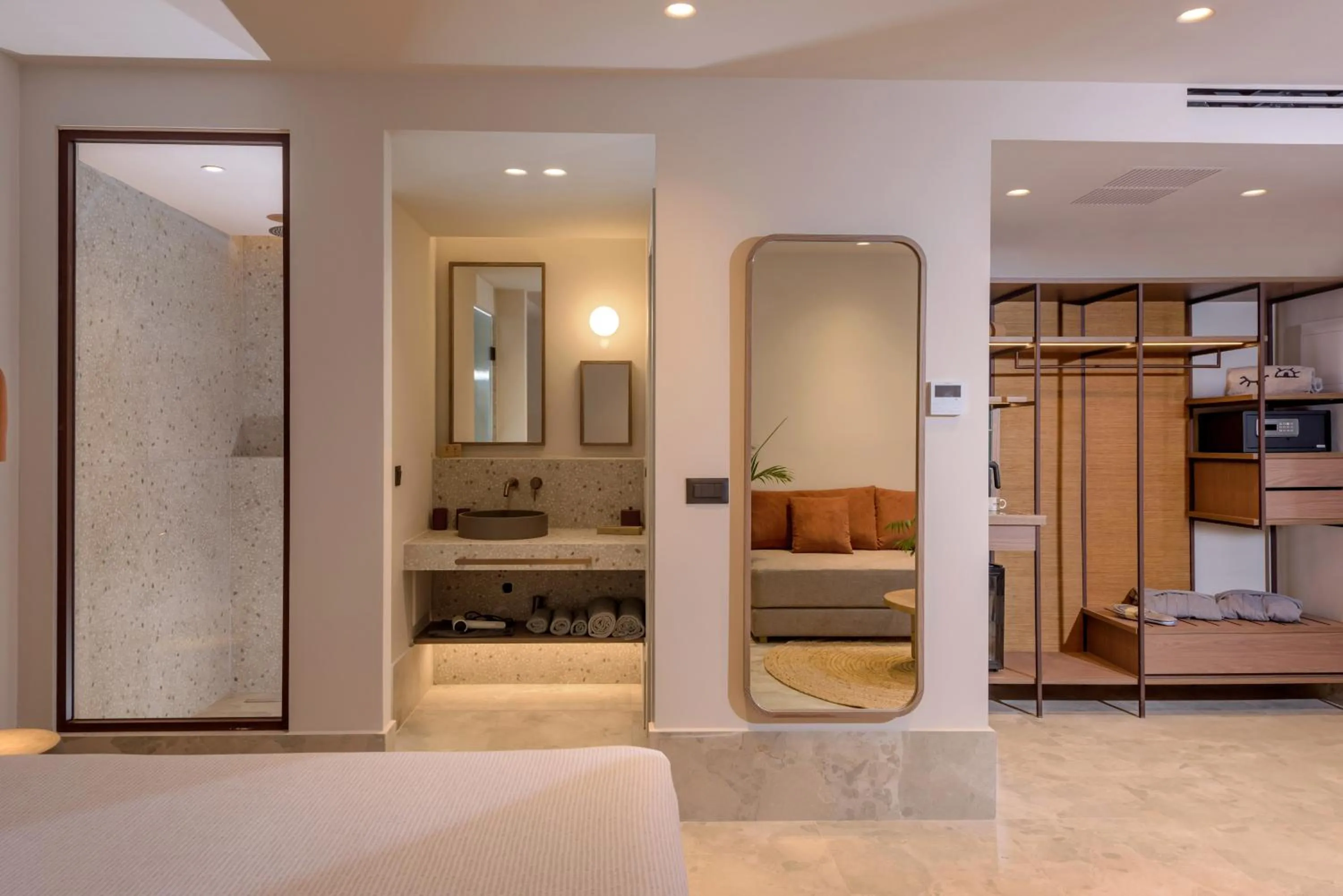 Shower, Bed in INNSiDE by Melia Elounda