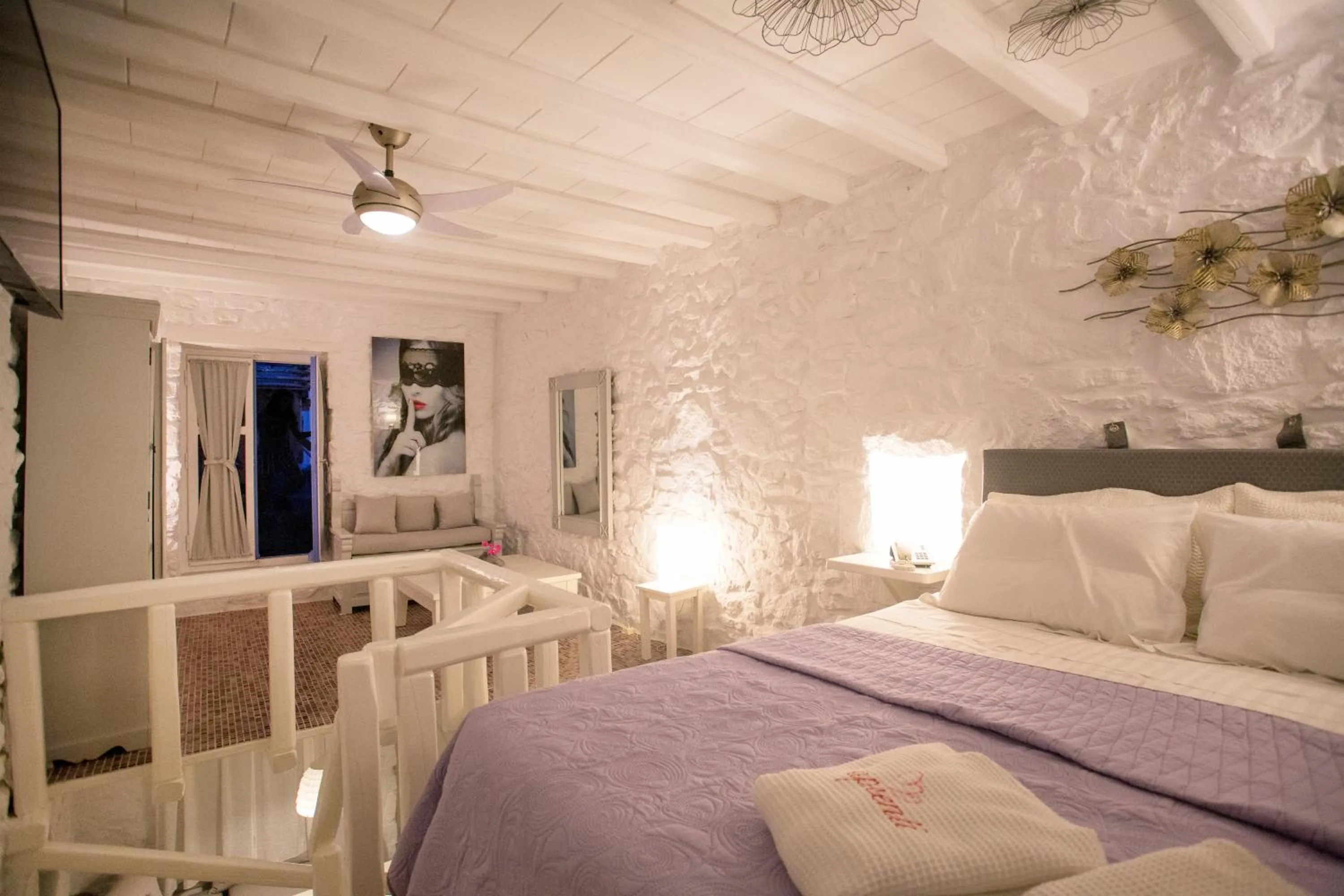 Bed in Apsenti couples only