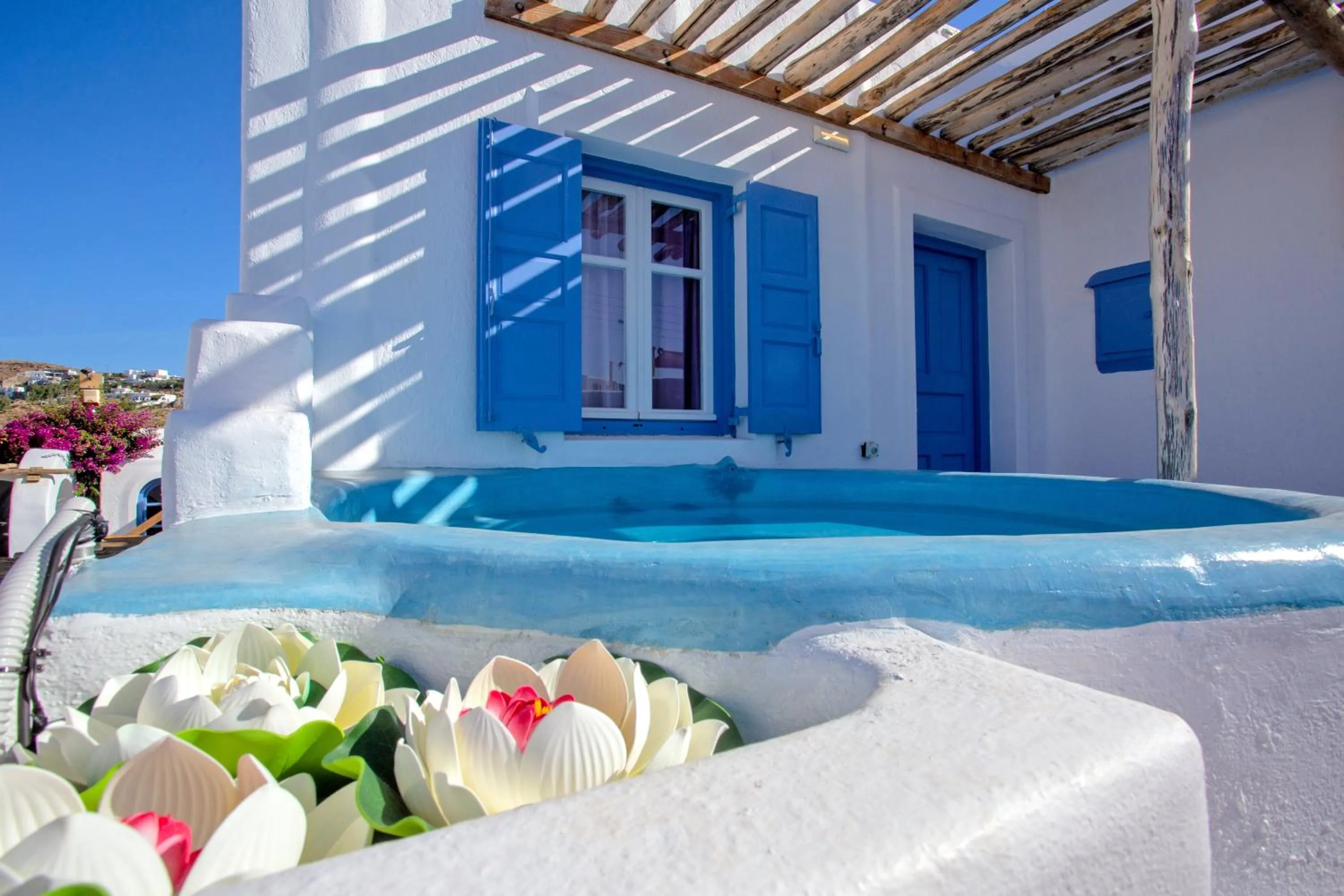 Property building in Apsenti couples only