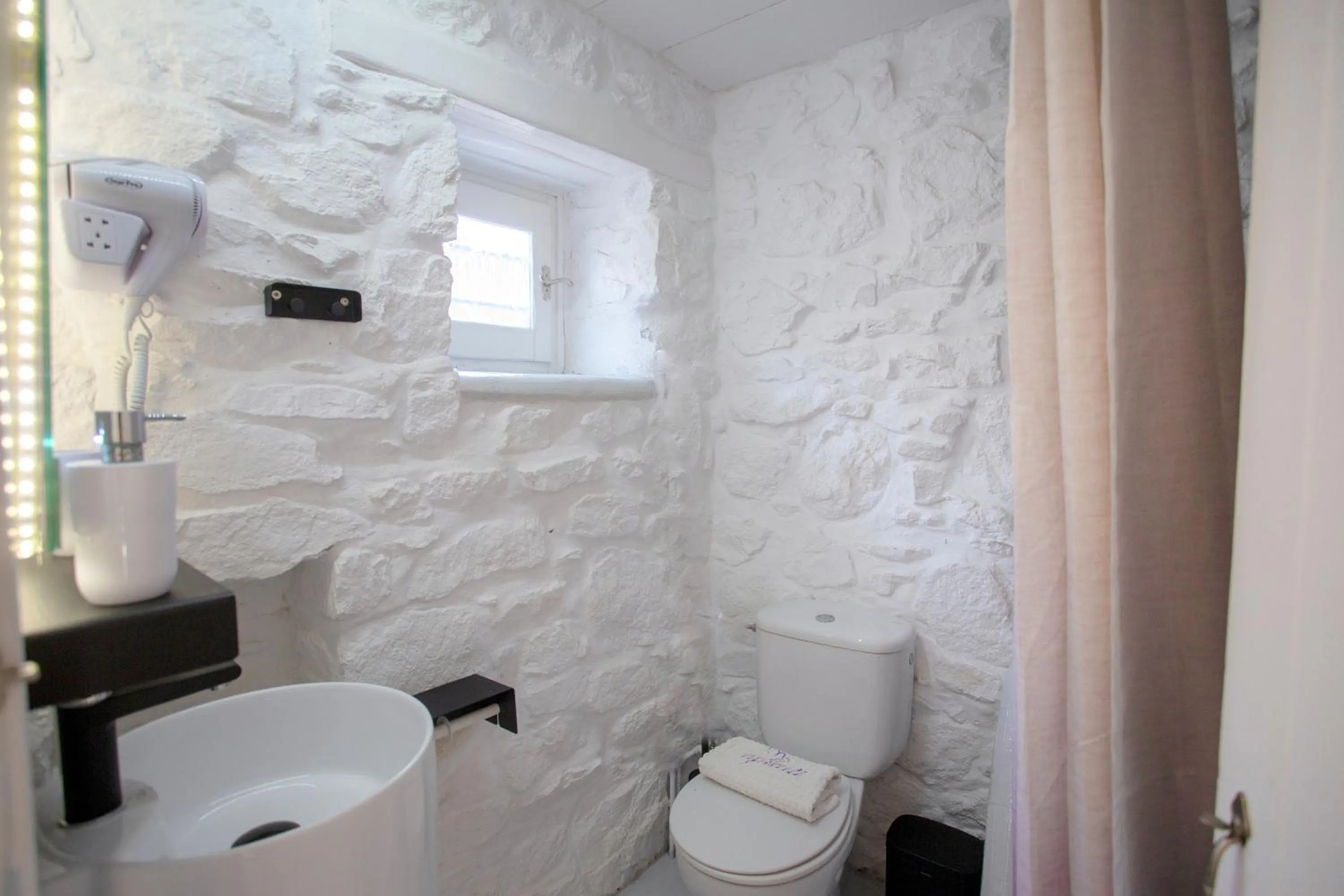 Shower in Apsenti couples only