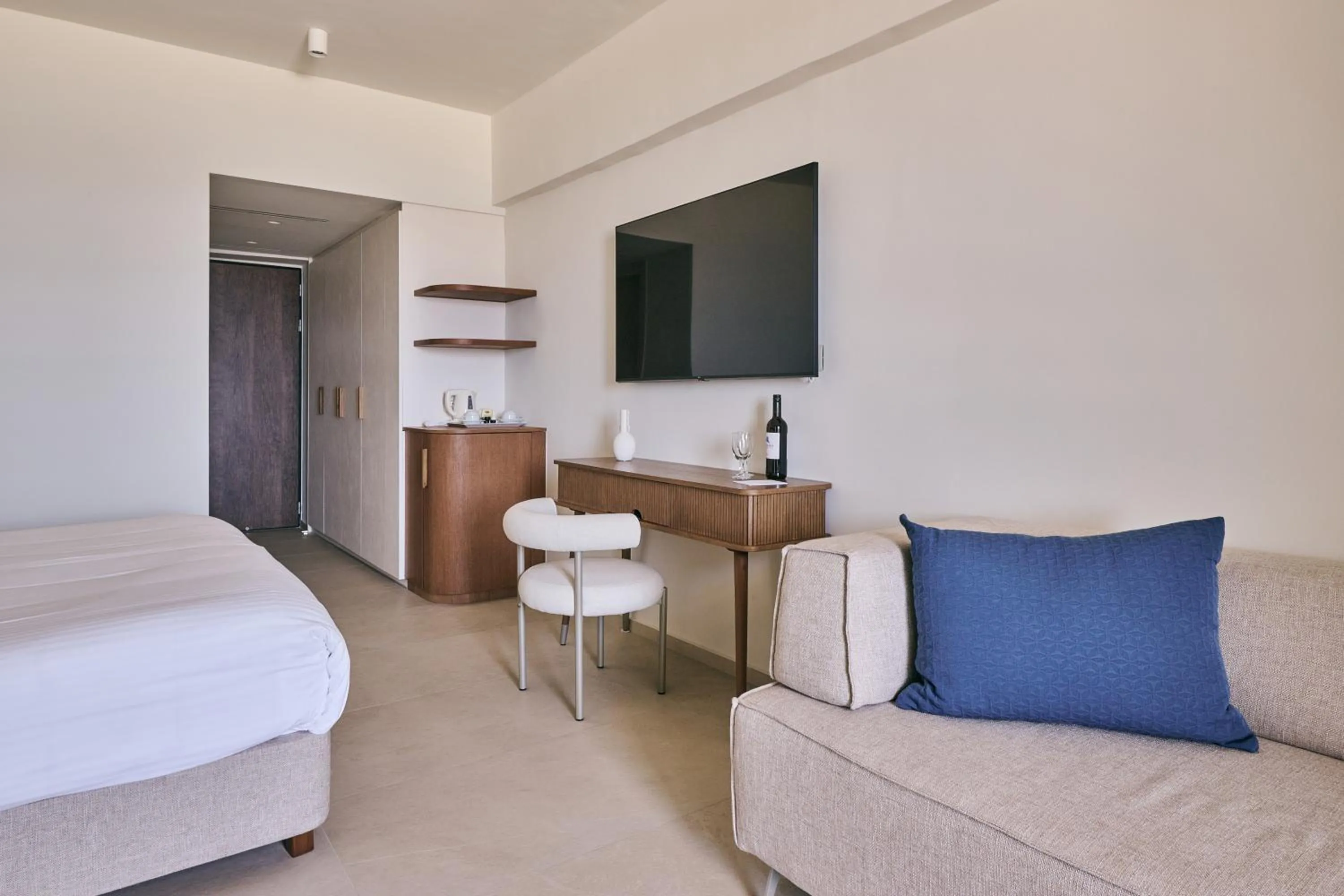 TV and multimedia, Bed in Oceanis Beach & Spa Resort