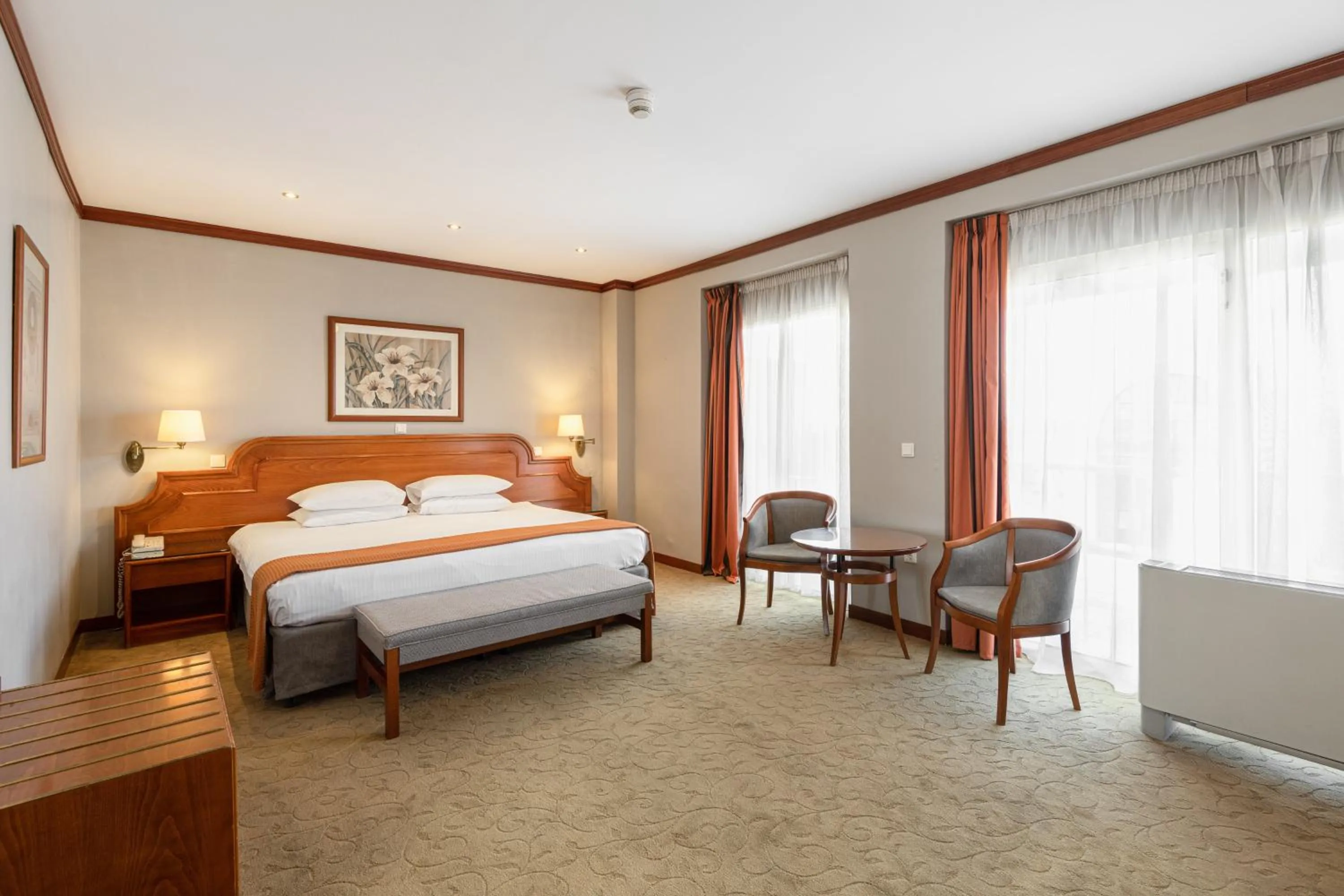 Photo of the whole room, Bed in Holiday Inn Thessaloniki by IHG