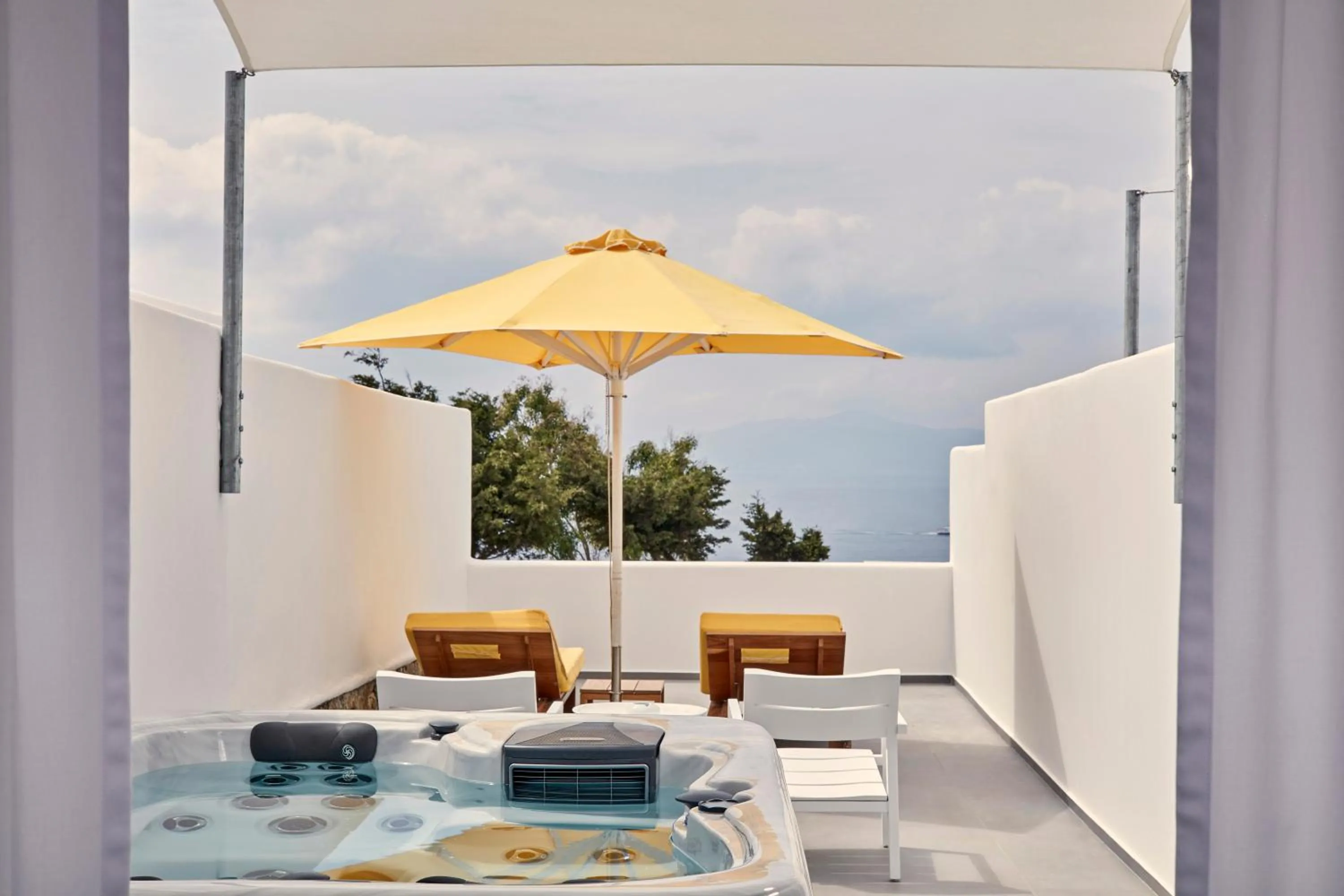 Hot Tub in Myconian Korali Relais & Chateaux