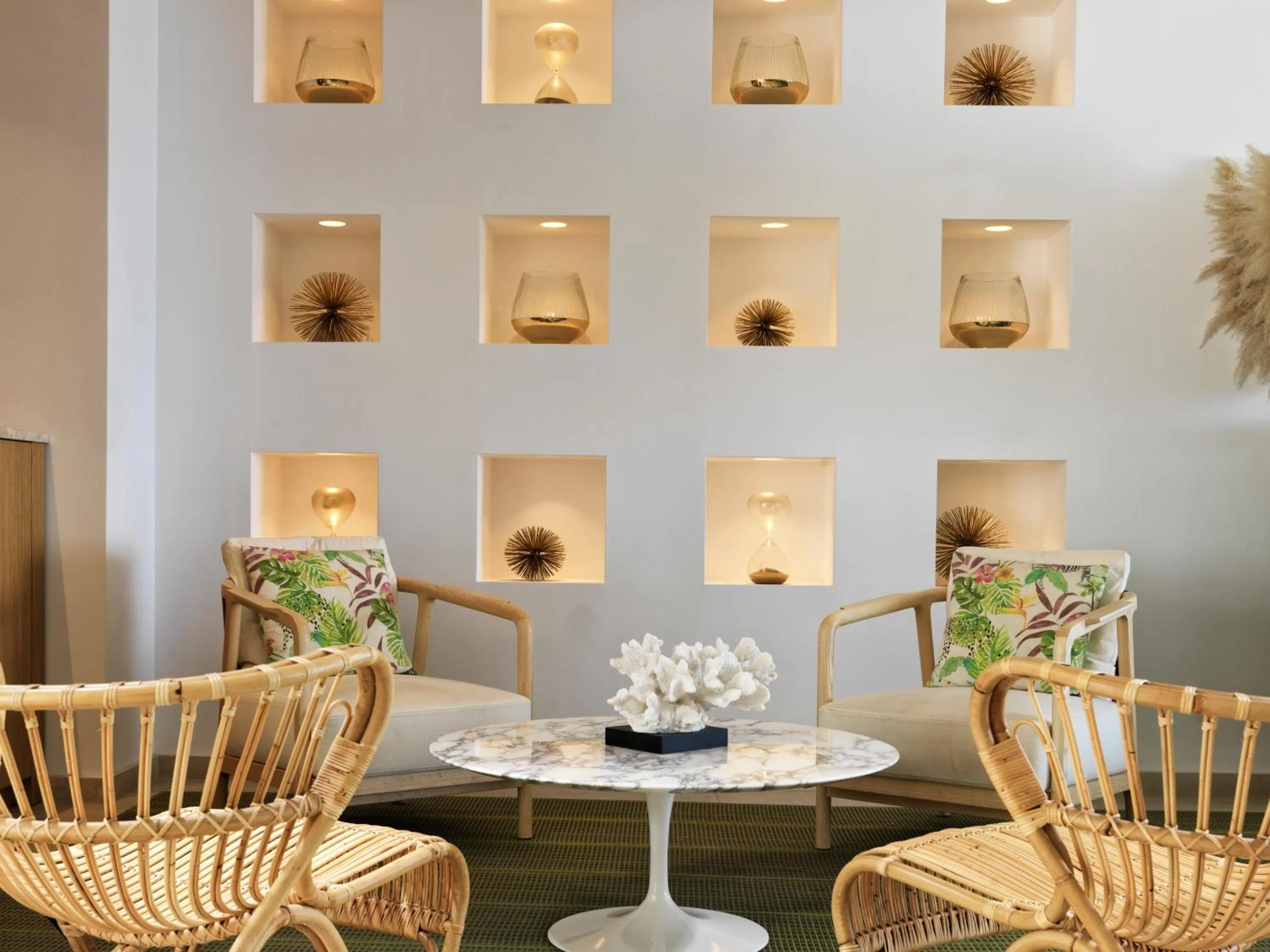 Lobby or reception in Myconian Korali Relais & Chateaux