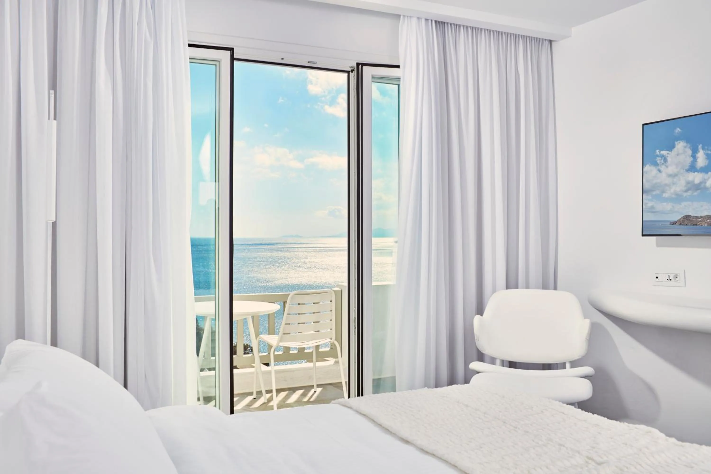 Bed in Myconian Imperial - Leading Hotels of the World