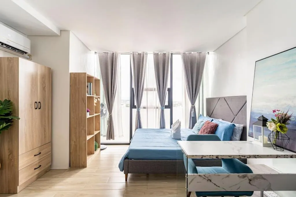 Bed in Your Home Near The City Life