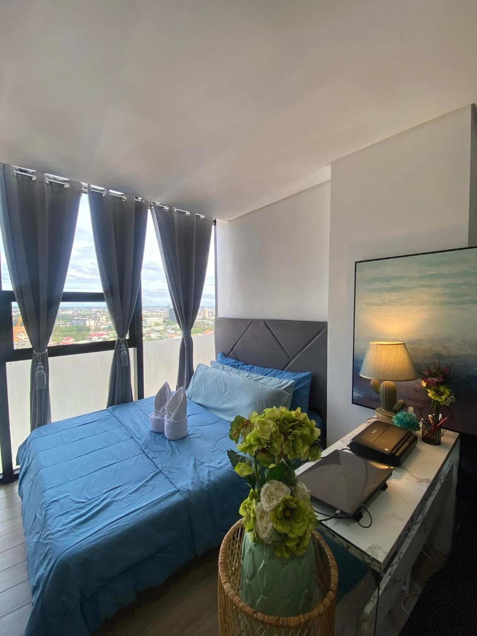 Bedroom in Your Home Near The City Life