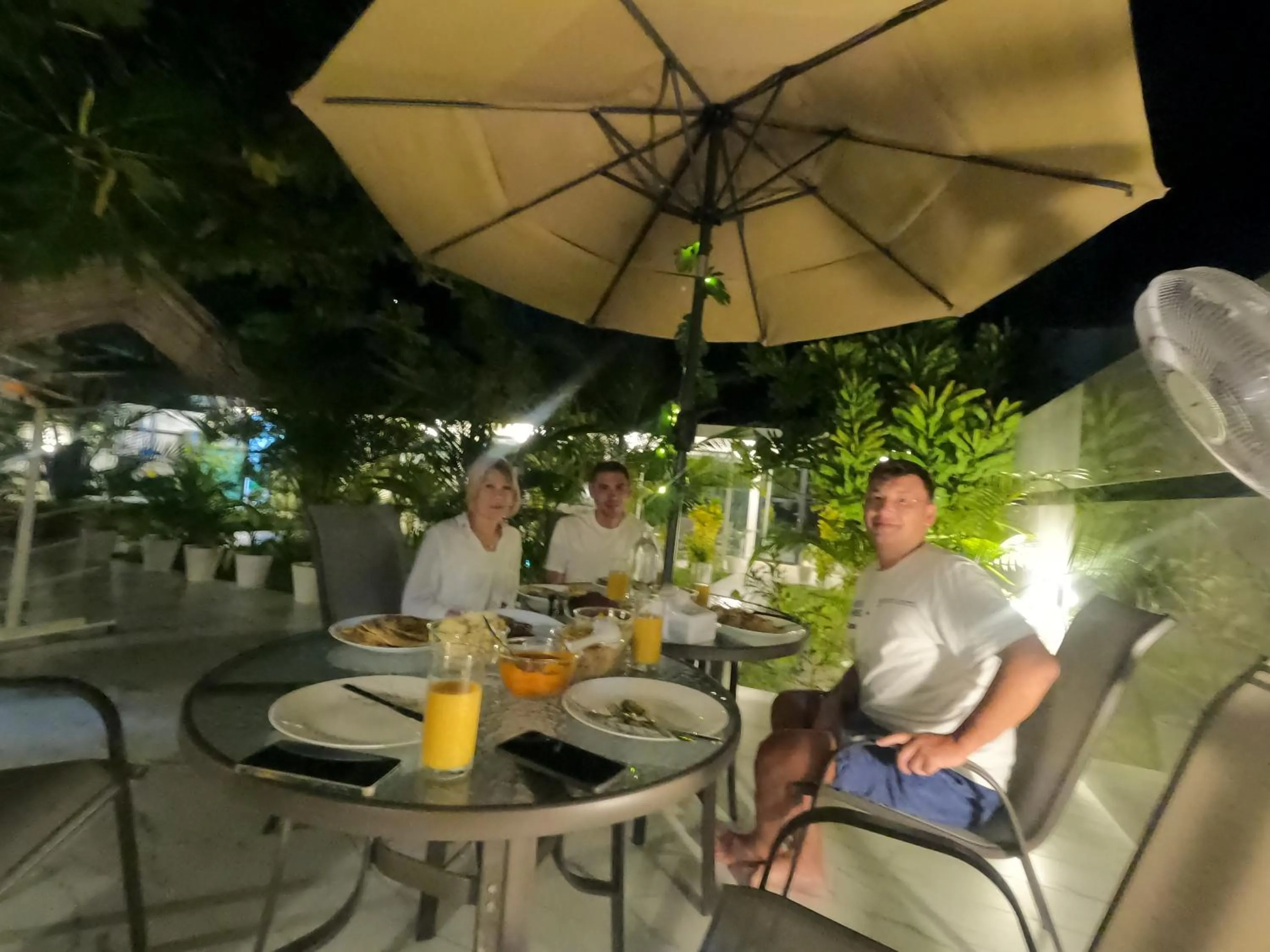 Restaurant/places to eat in Oceana Inn Maldives -50 Percent off on Return Domestic Flights for Stays of 3 Nights or More