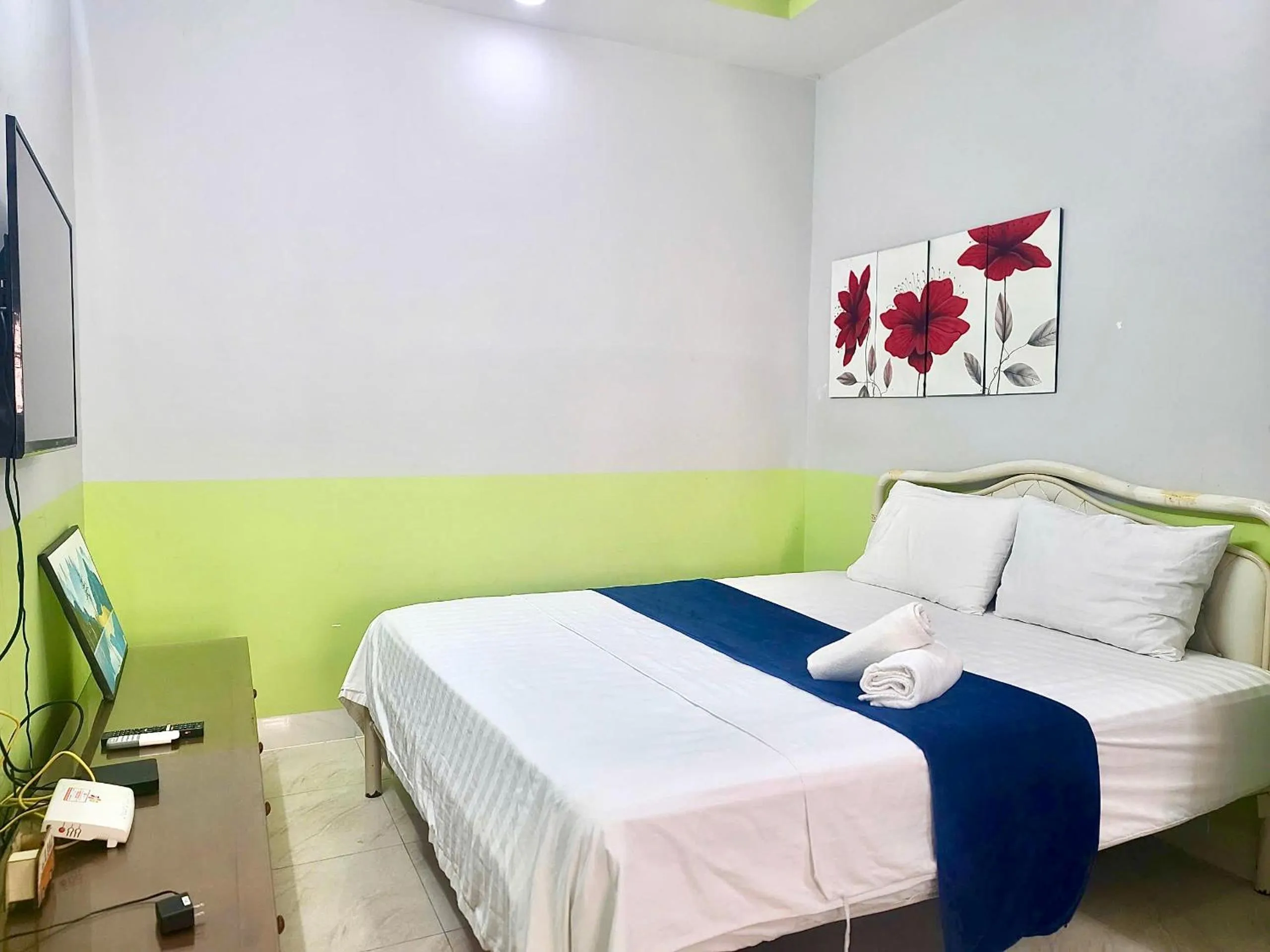 Communal lounge/ TV room, Bed in Ocean Dream Apartment Nha Trang