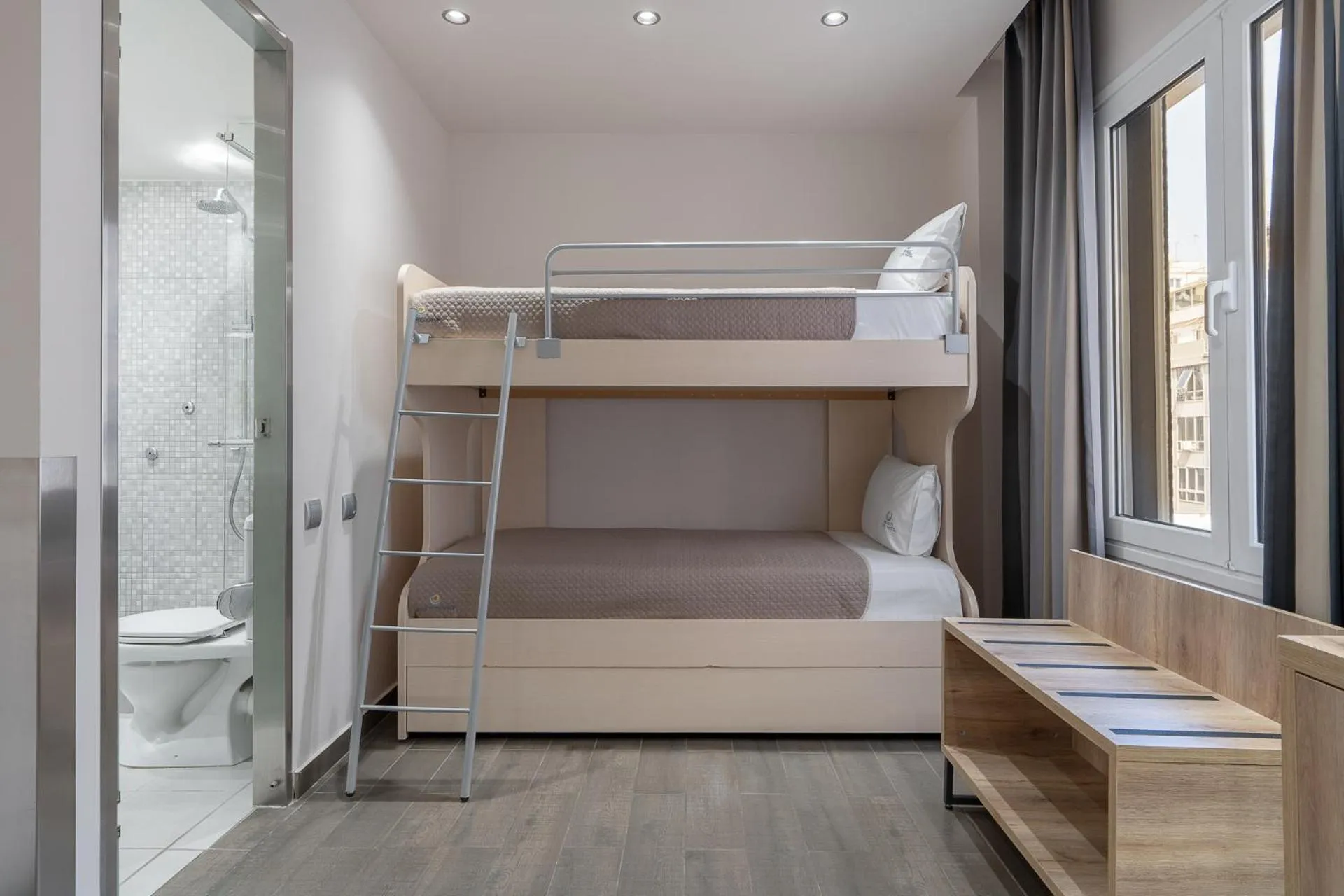 Bathroom, Bed in Piraeus City Hotel