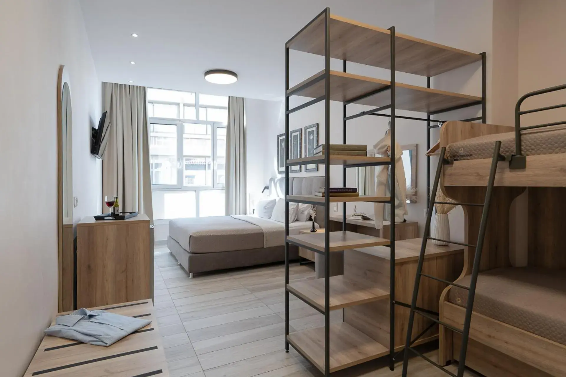 Family Room in Piraeus City Hotel Family Room in Piraeus City Hotel