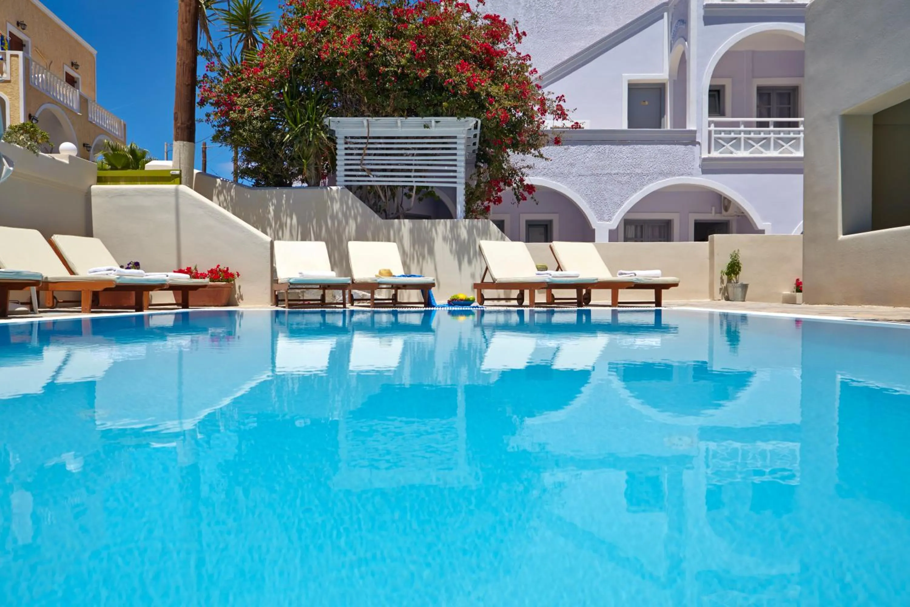 Swimming pool in Studios Marios