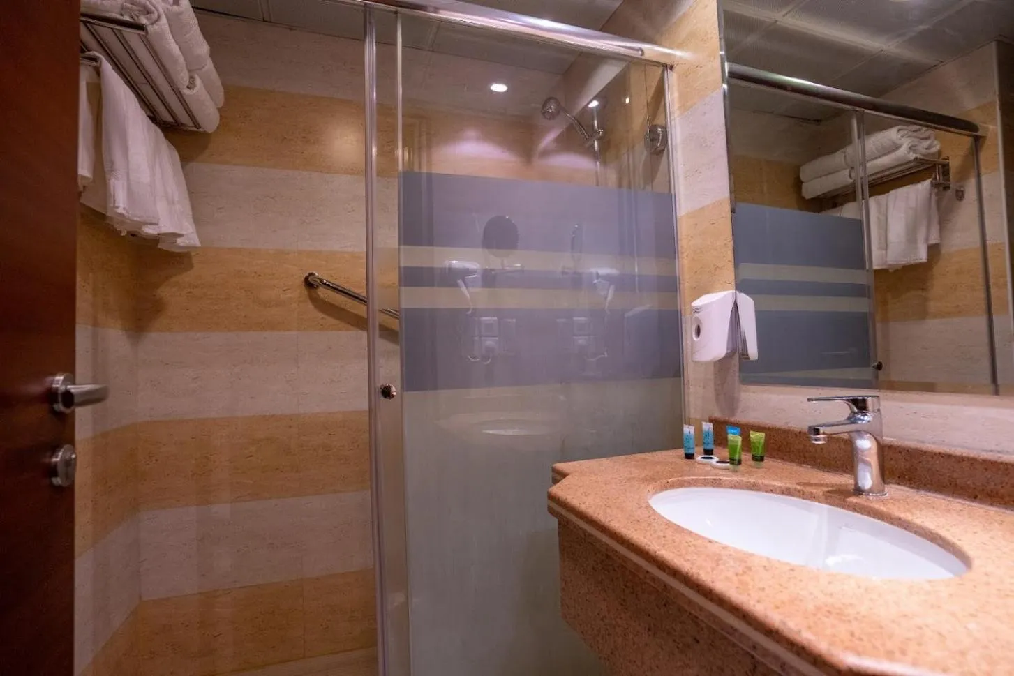 Shower in Nusk Al Hijrah