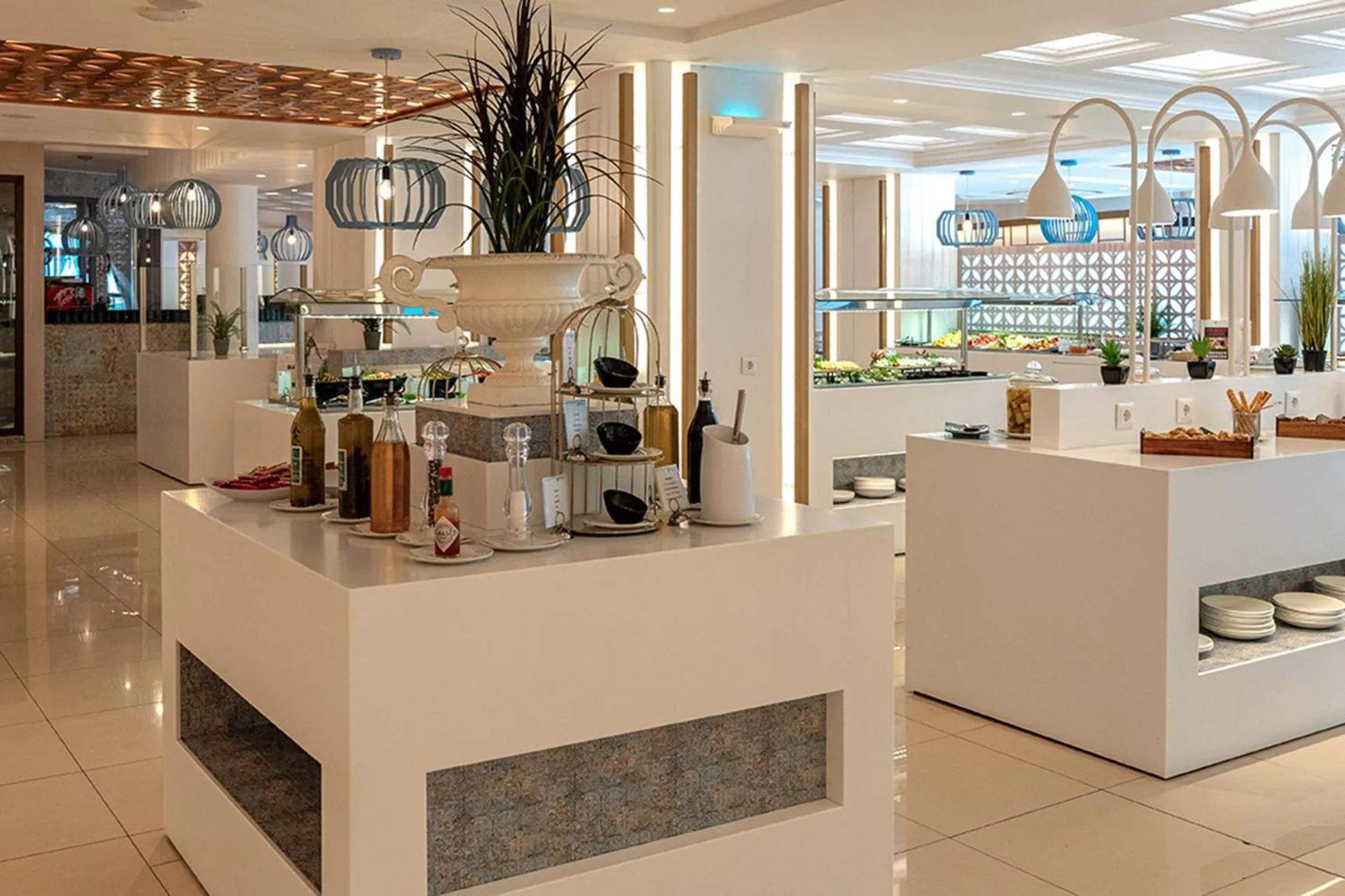 Restaurant/places to eat in Mythos Palace Resort & Spa