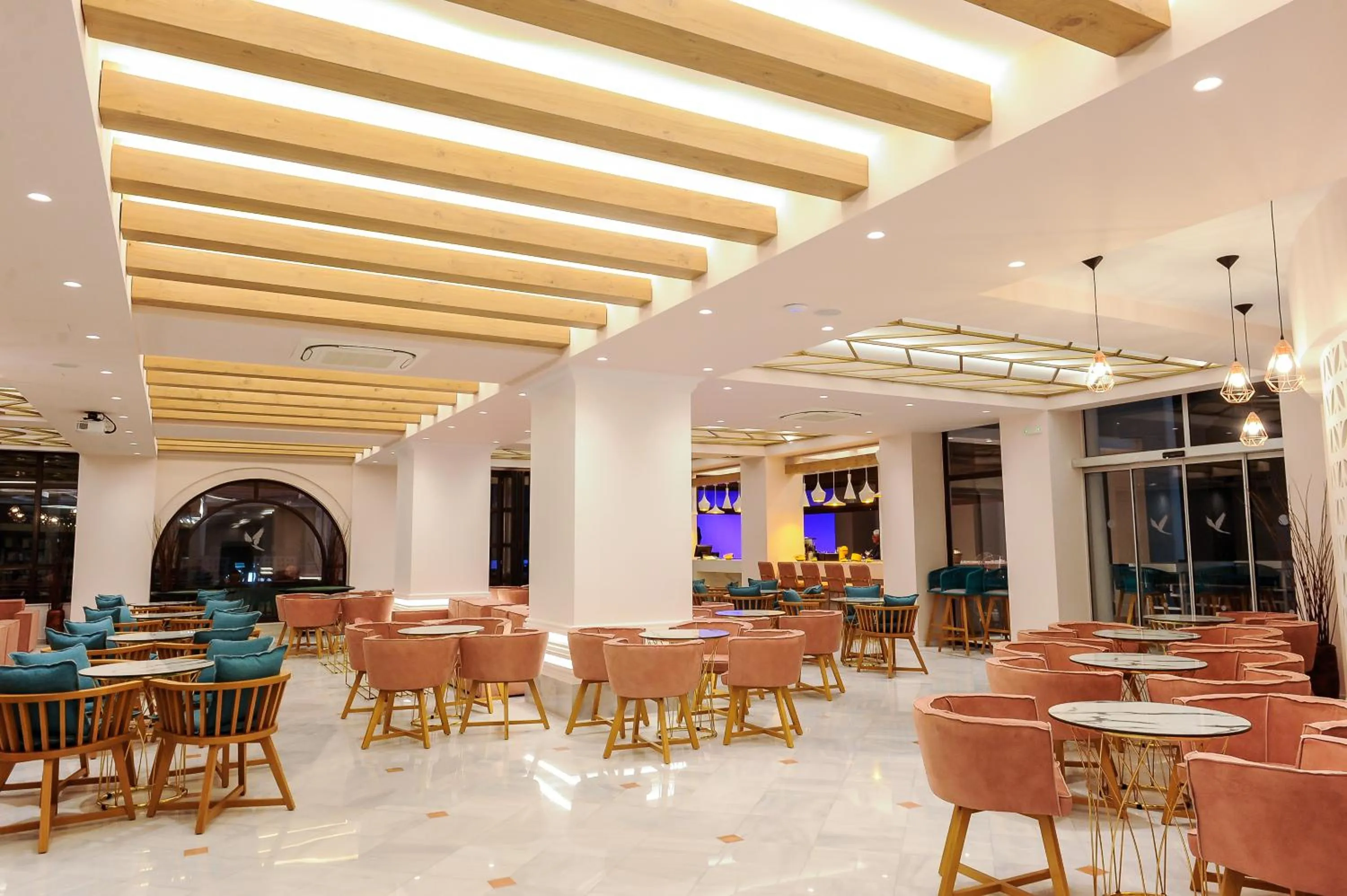 Lounge or bar in Mythos Palace Resort & Spa