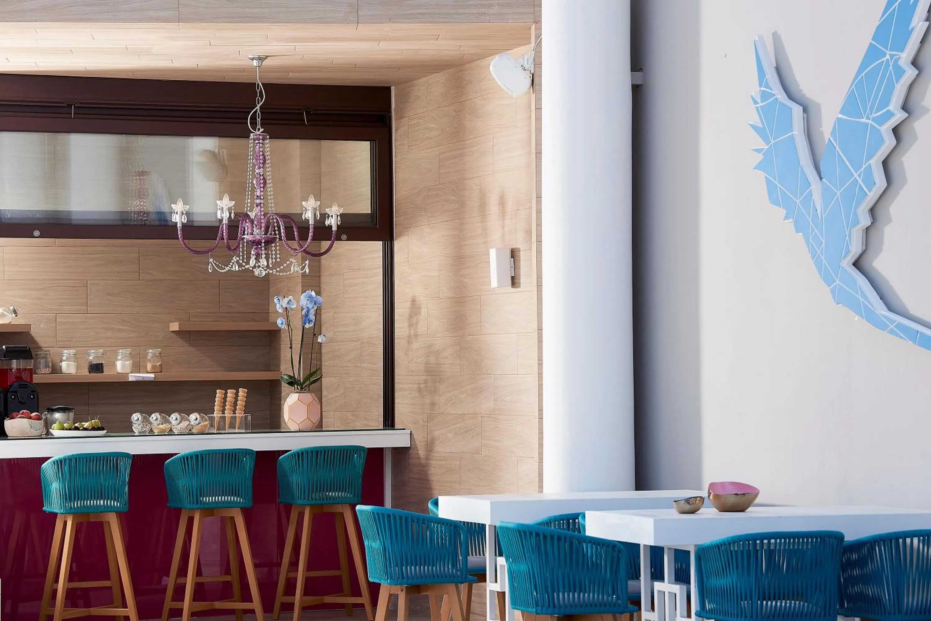 Lounge or bar in Mythos Palace Resort & Spa