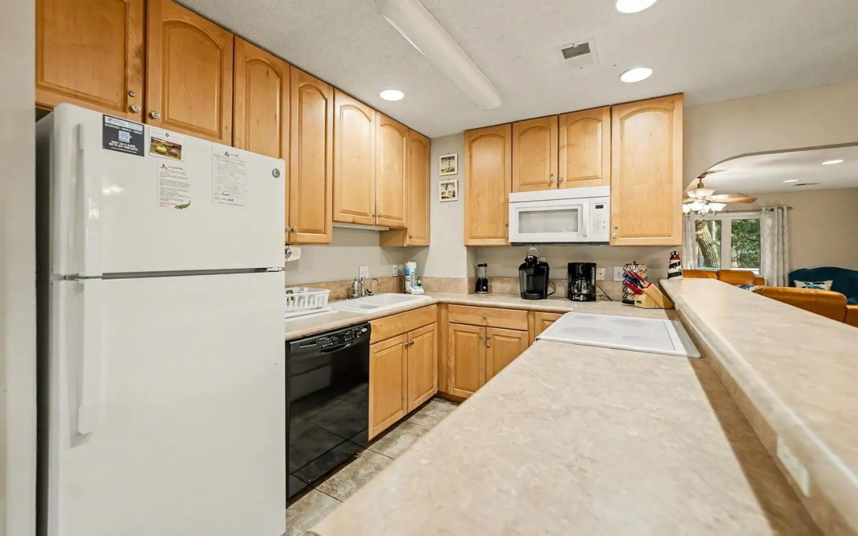 Kitchen or kitchenette in 844 Marsh Dunes