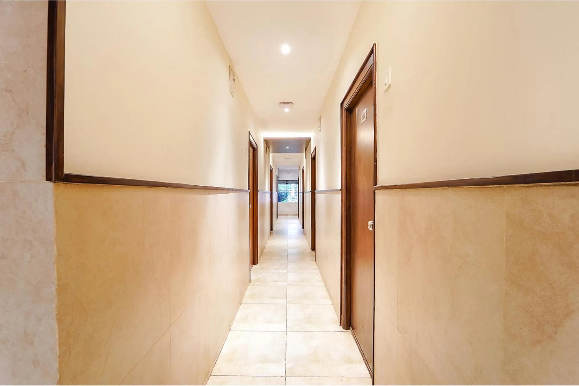 Lobby or reception in FabHotel Karpagam - 900m from Nehru Stadium