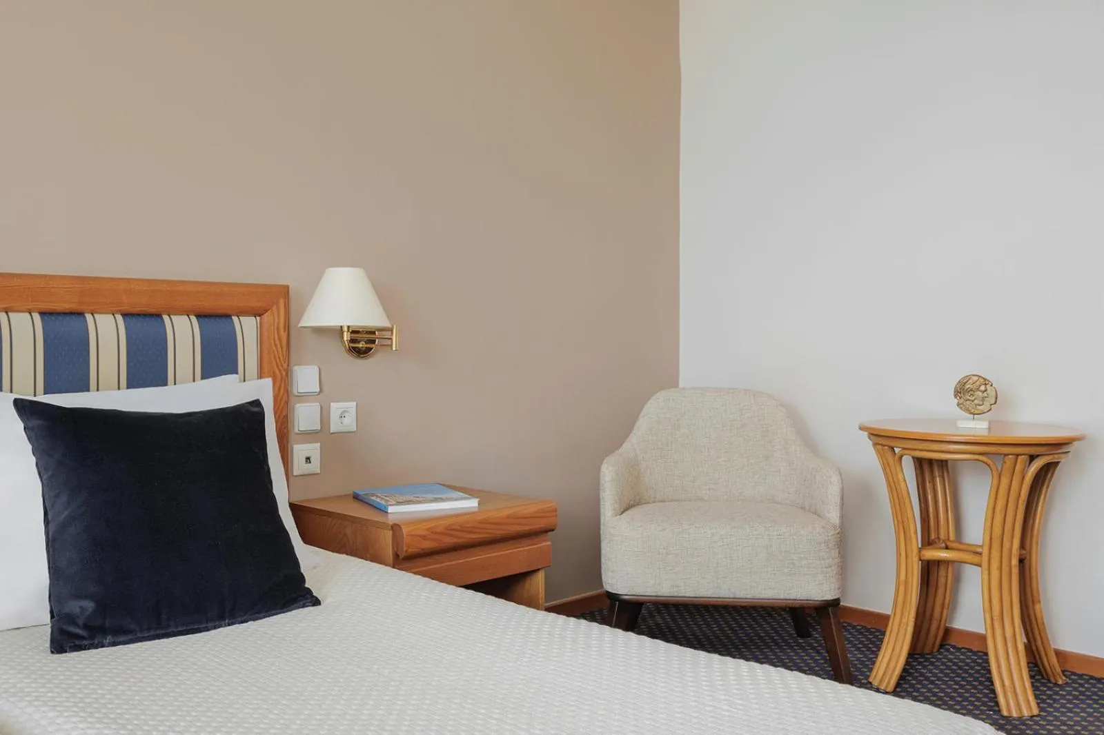 Bedroom, Bed in Sun Beach Hotel