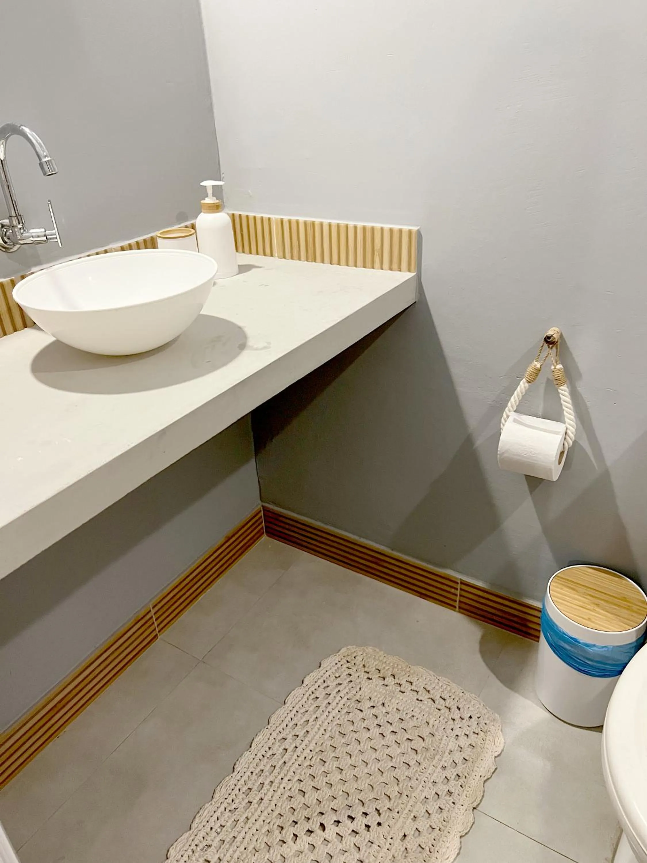 Toilet in Suítes Pontal Corumbau