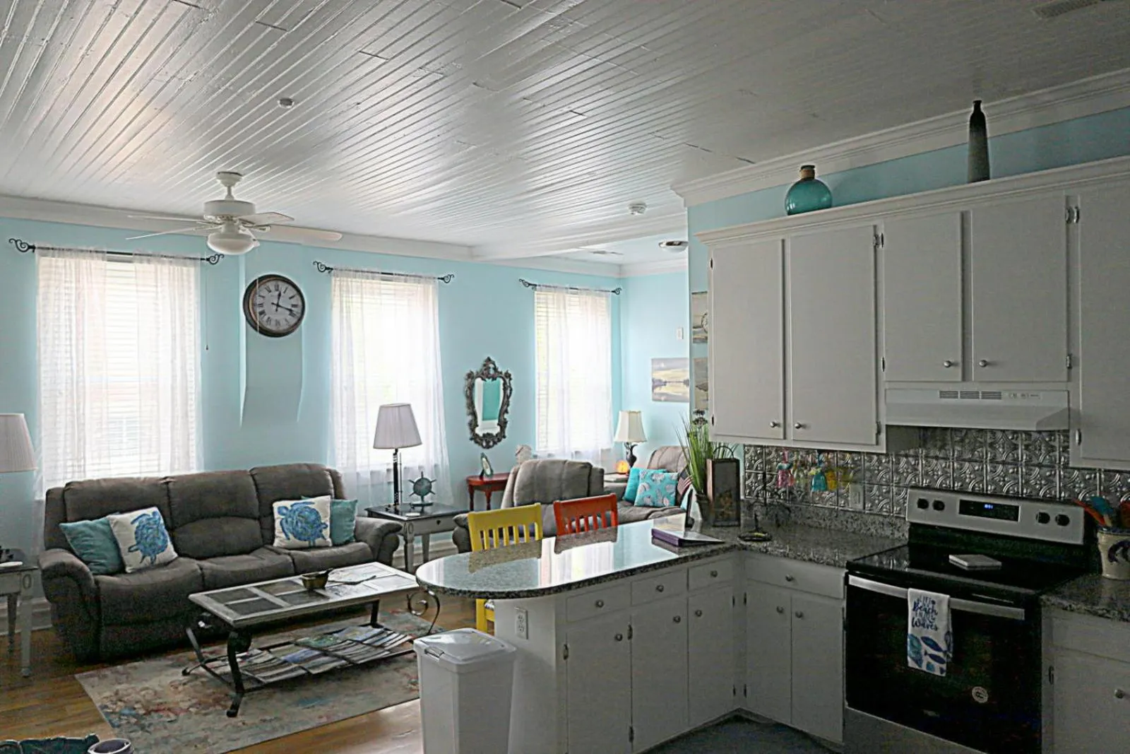 Kitchen or kitchenette in Little Inn on Main