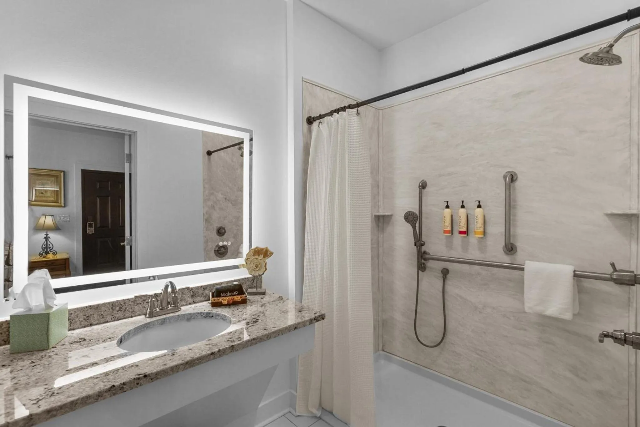 Bathroom in Little Inn on Main