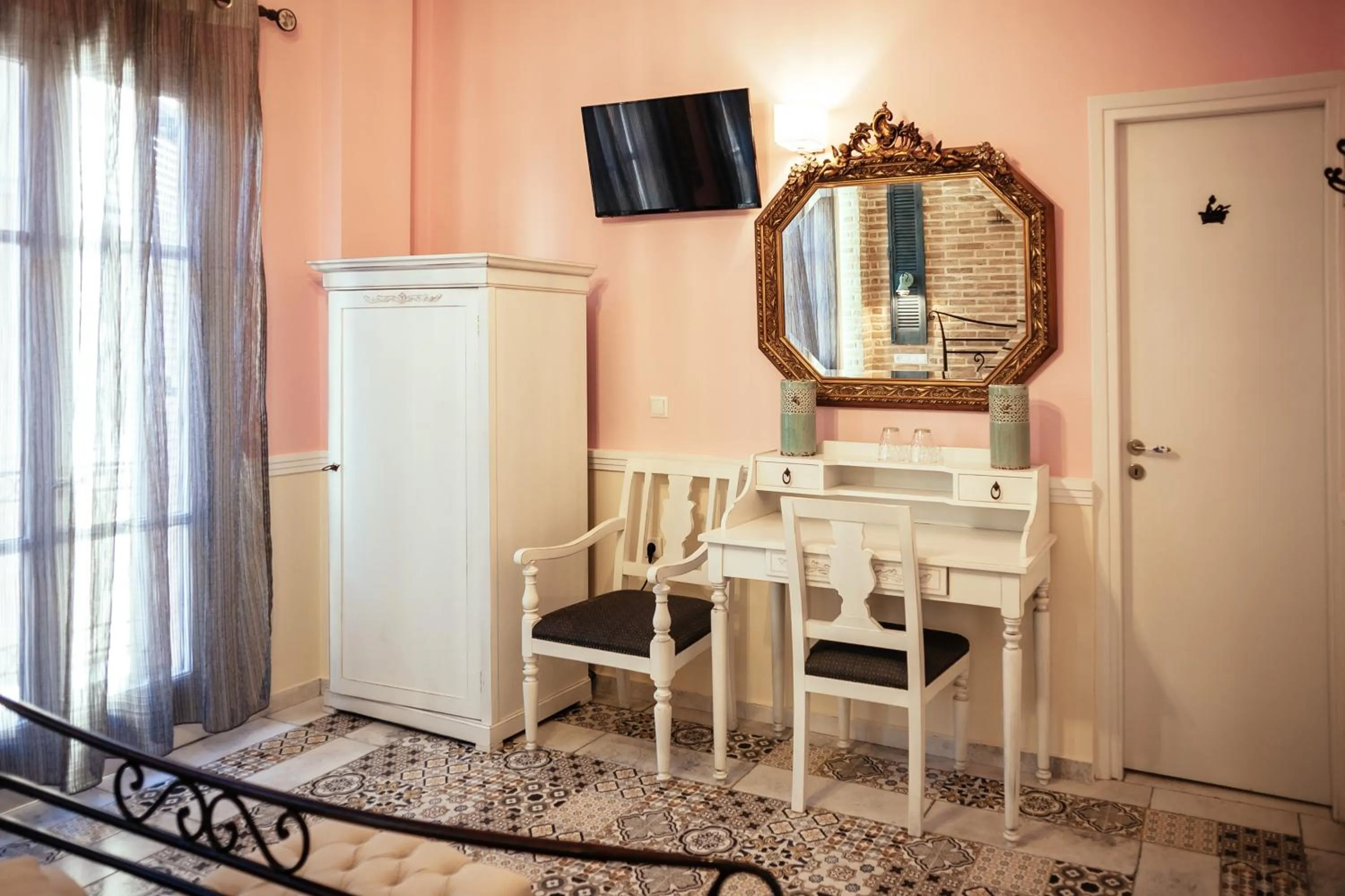 Photo of the whole room in pension Acronafplia B&D