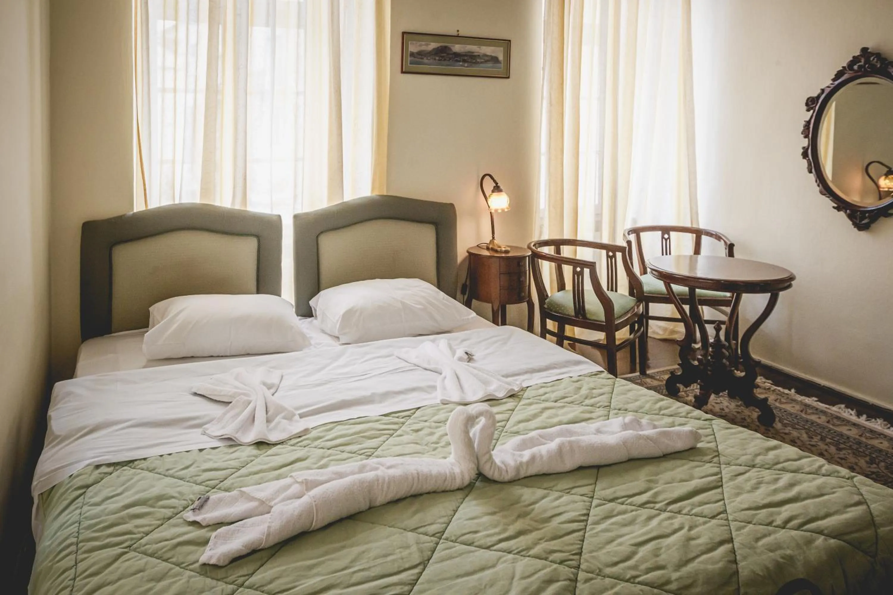 Property building, Bed in pension Acronafplia B&D