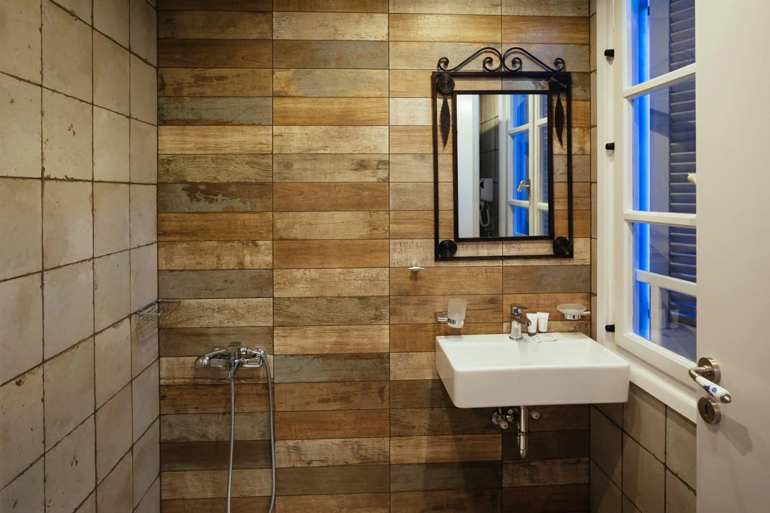 Bathroom in pension Acronafplia B&D