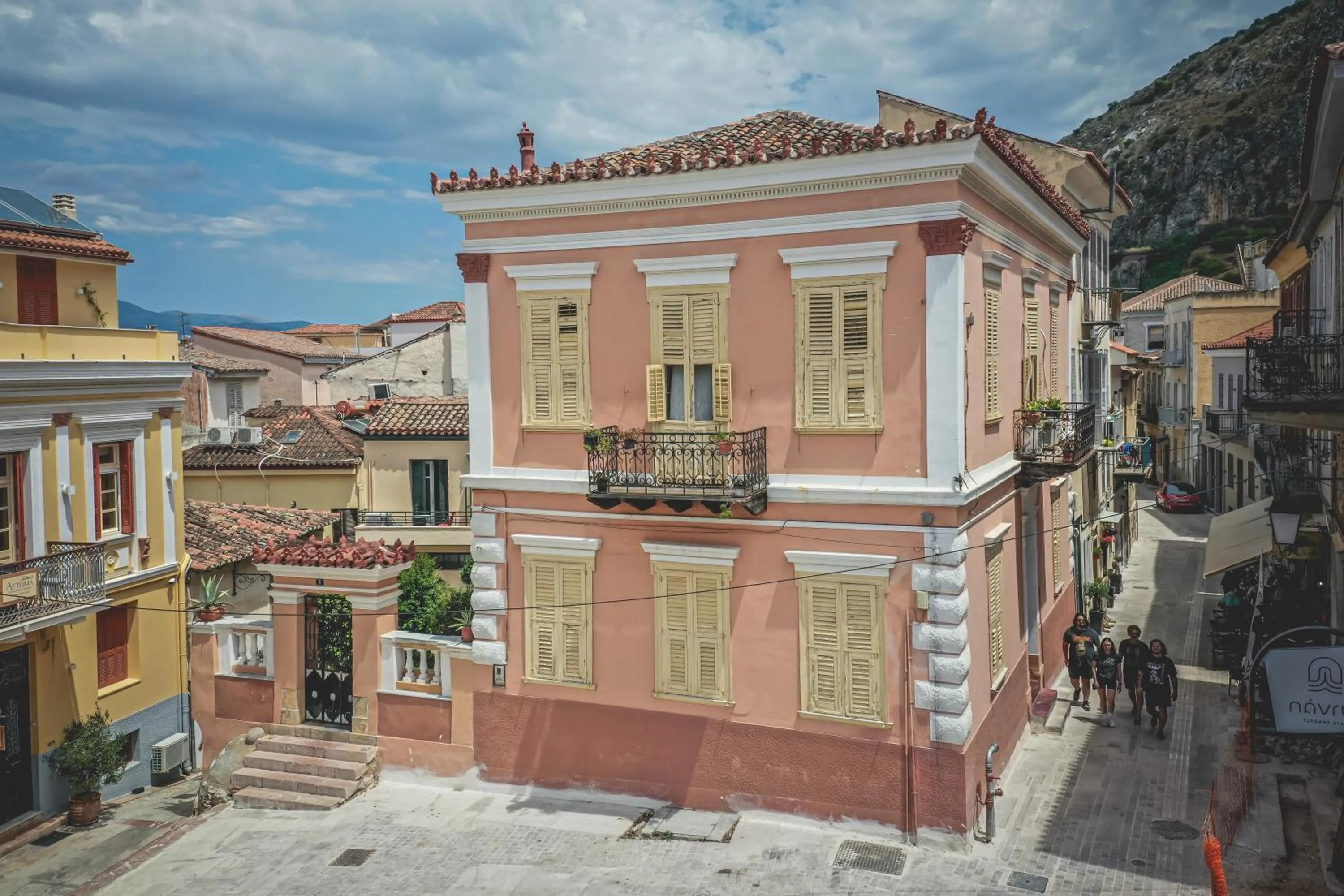 Property building in pension Acronafplia B&D