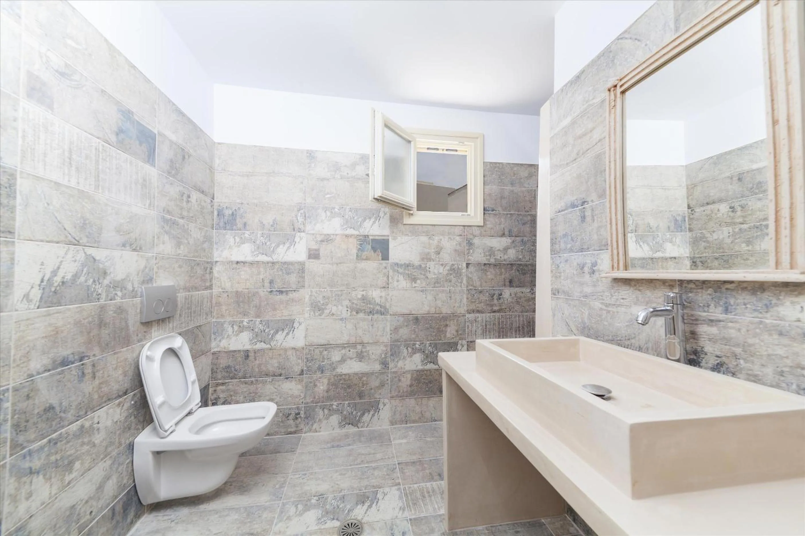 Bathroom in Korali Hotel