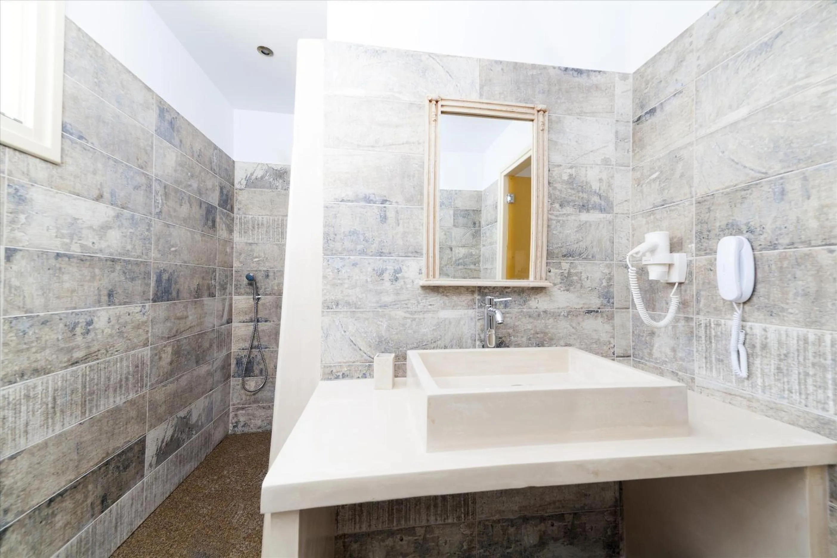 Bathroom in Korali Hotel