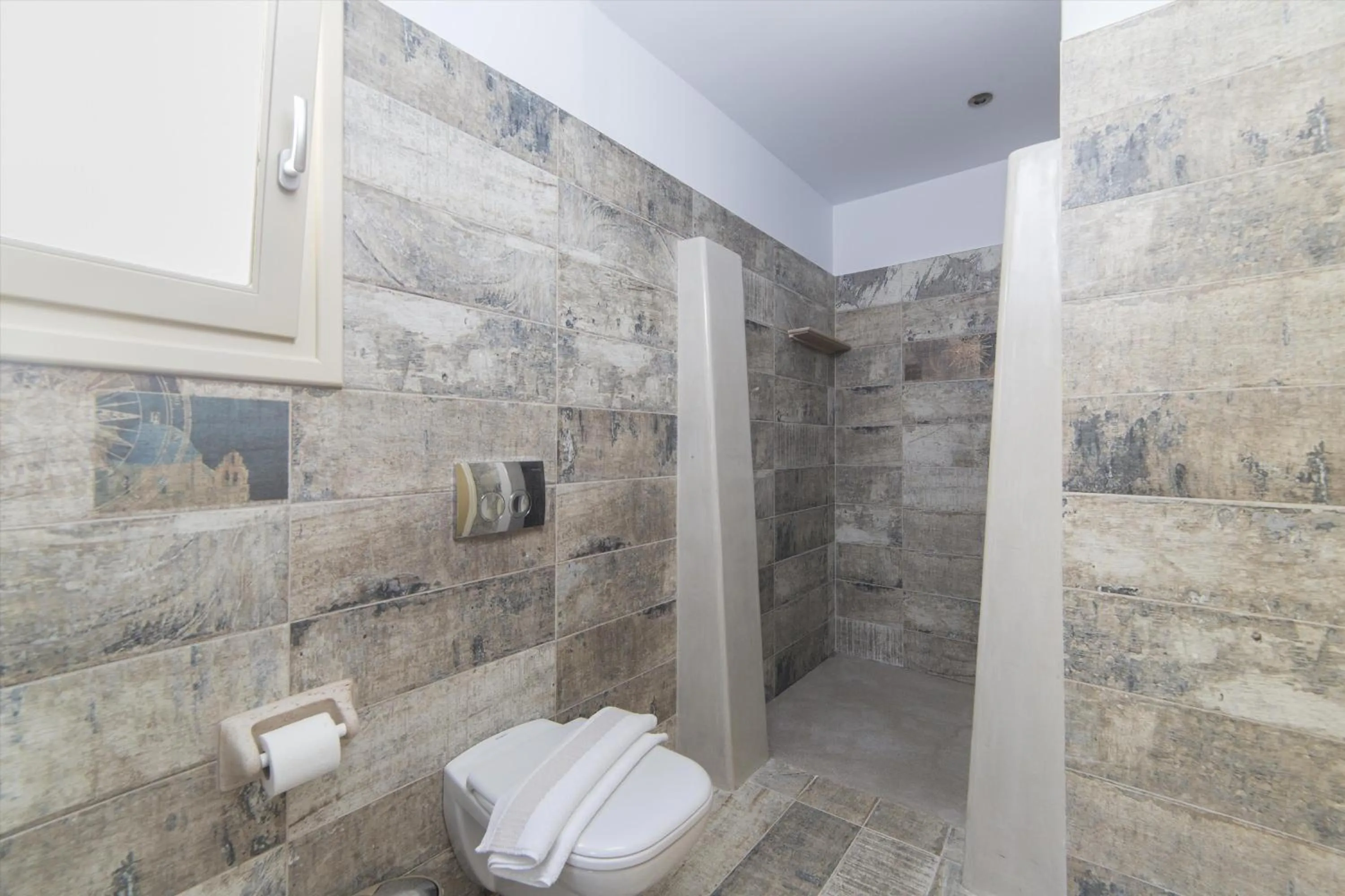 Bathroom in Korali Hotel