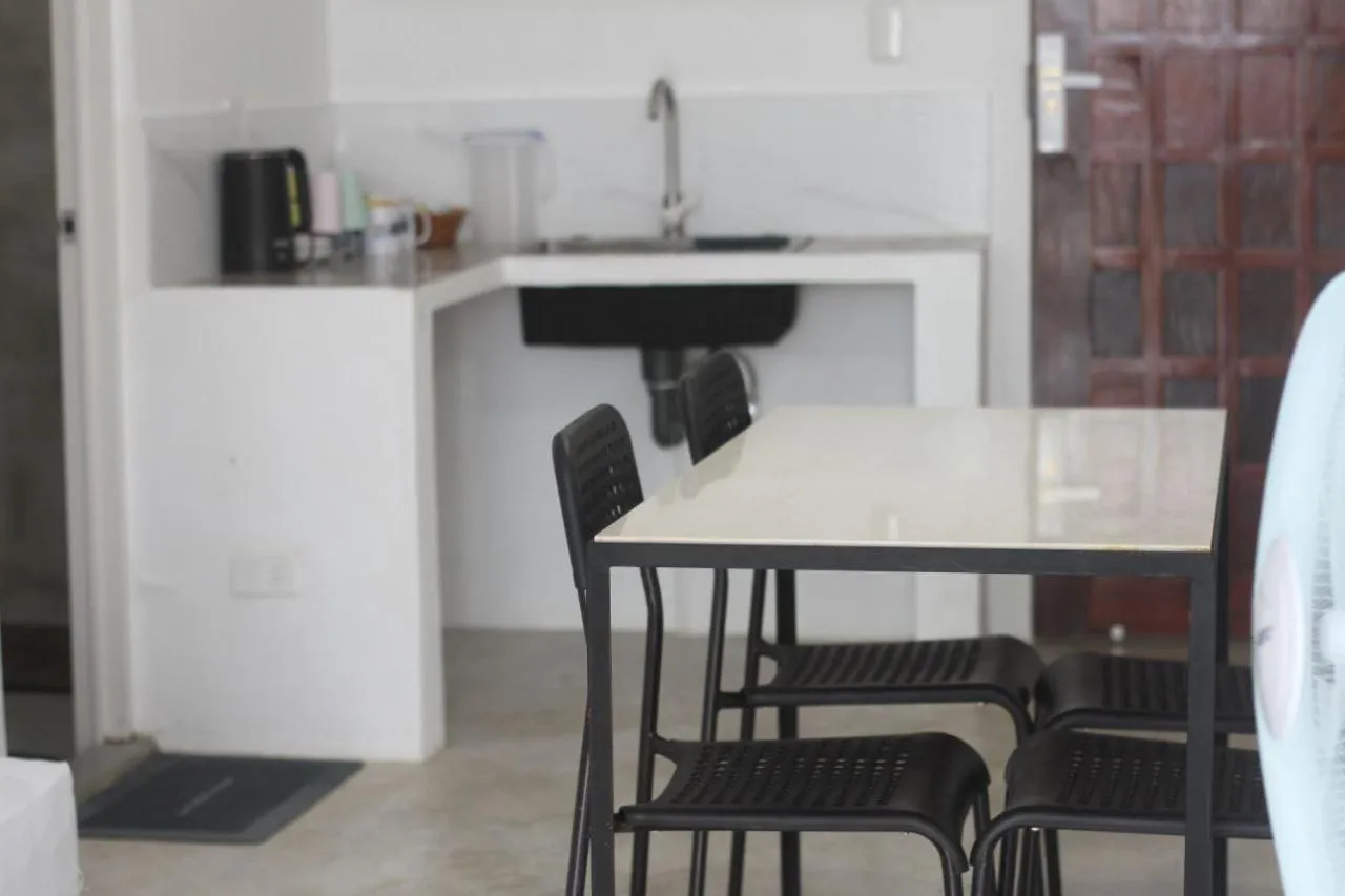 Kitchen or kitchenette in Happy Island Inn