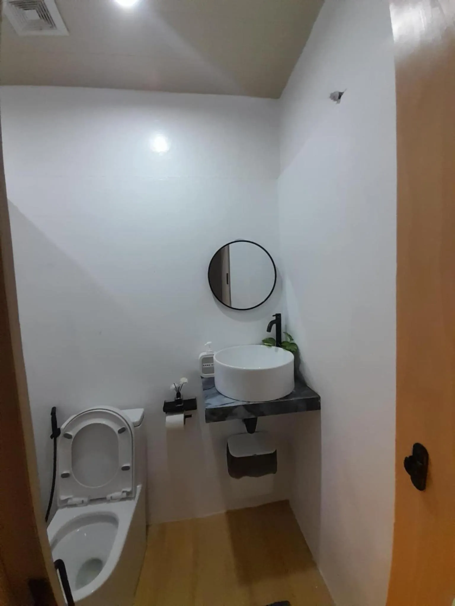 Toilet in Happy Island Inn